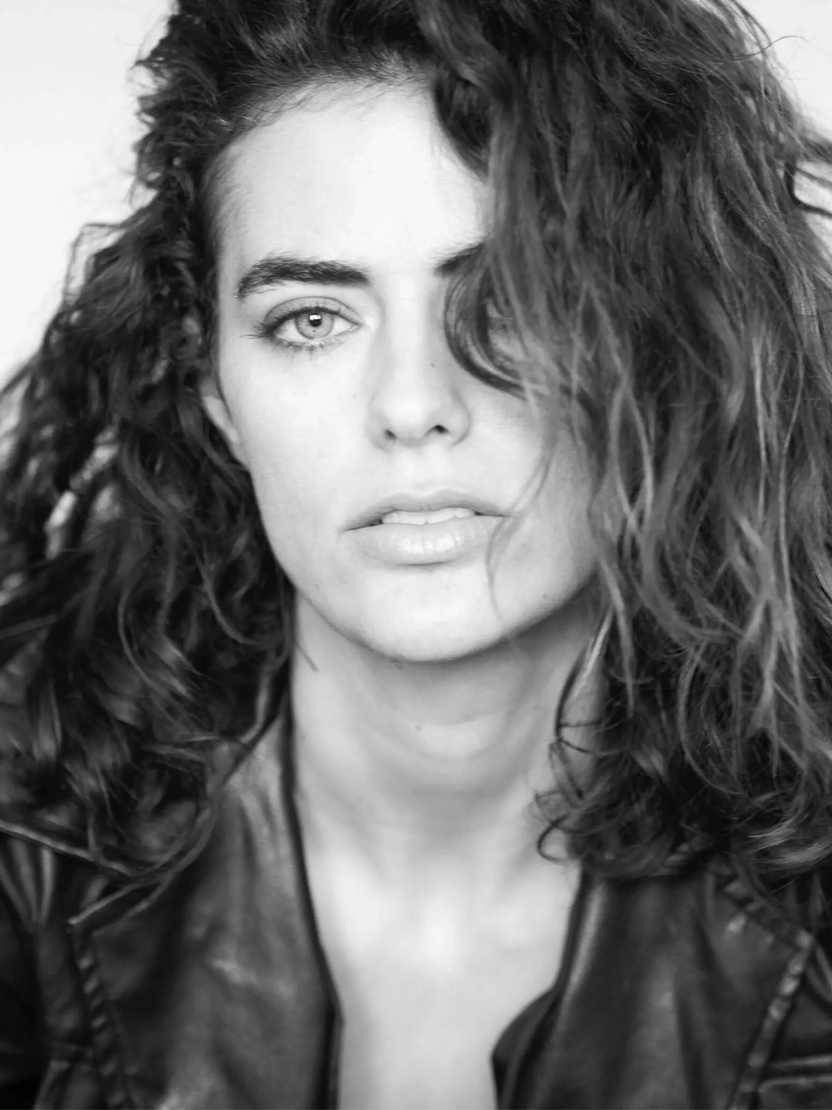 Modelka Alyson Le Borges (35) je ženským stelesnením jej slávneho dedka, francúzskeho hereca Alaina Delona.