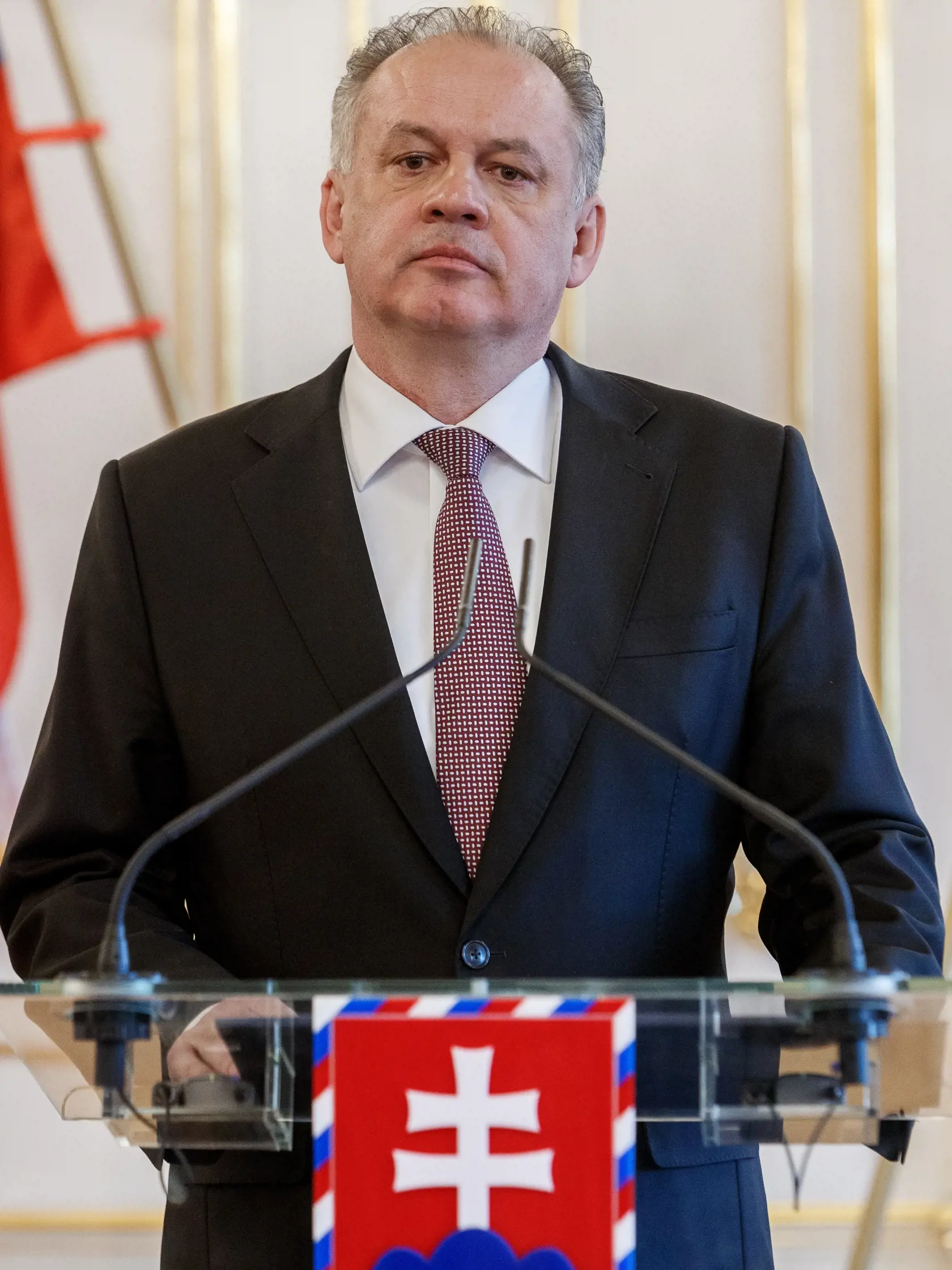 Prezident Andrej Kiska v Prezidentskom paláci na návrh predsedu vlády určil podpredsedu vlády pre investície a informatizáciu Petra Pellegriniho za člena vlády, ktorý bude dočasne spravovať veci ministra kultúry.