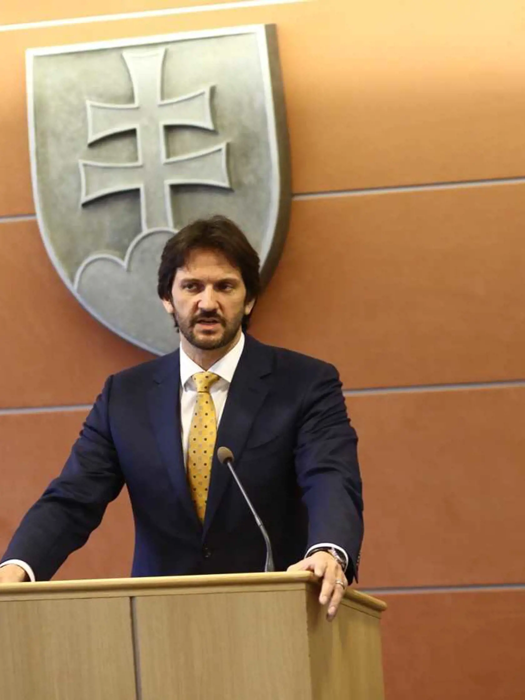 Robert Kaliňák 12.3.2018 na brífingu oznámil svoj odchod z funkcie