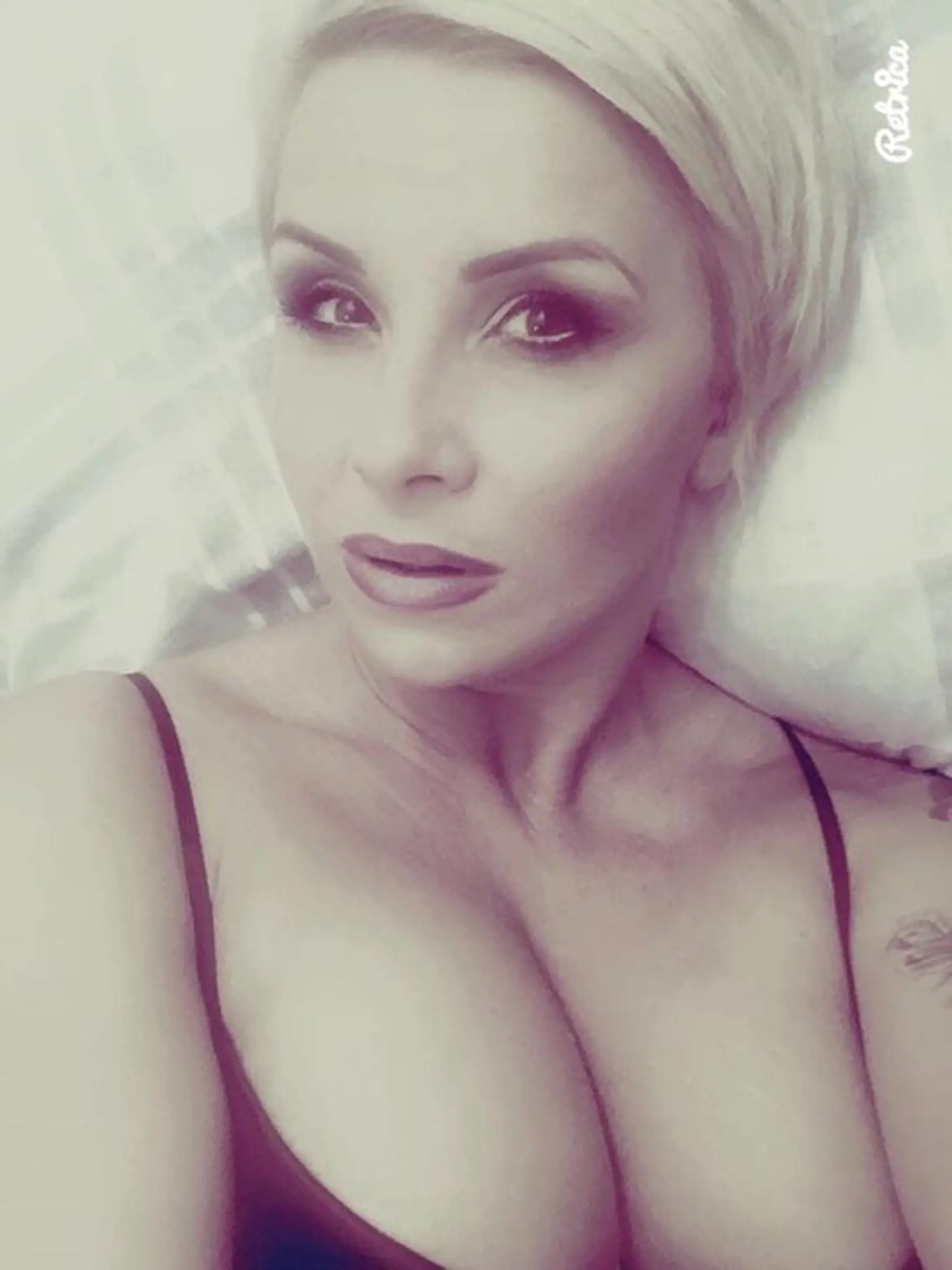 Gabriela Bullová si strihala vlasy postupne.