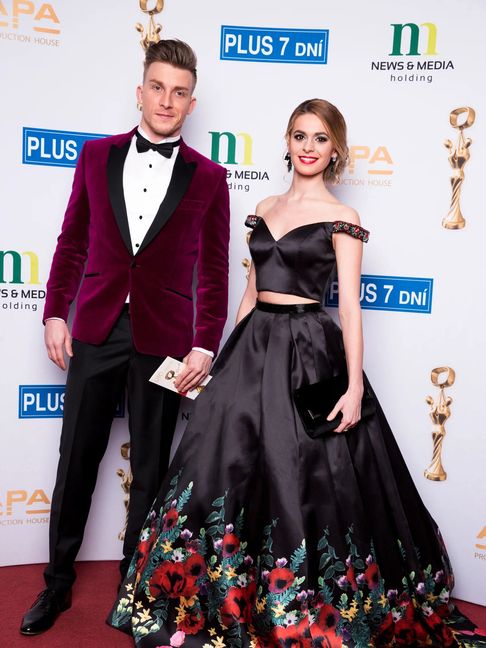 Na snímke herci Juraj Bača a Dominika Richterová počas párty po skončení slávnostného vyhlasovania ankety Osobnosť televíznej obrazovky 2018 v budove Slovenského národného divadla.