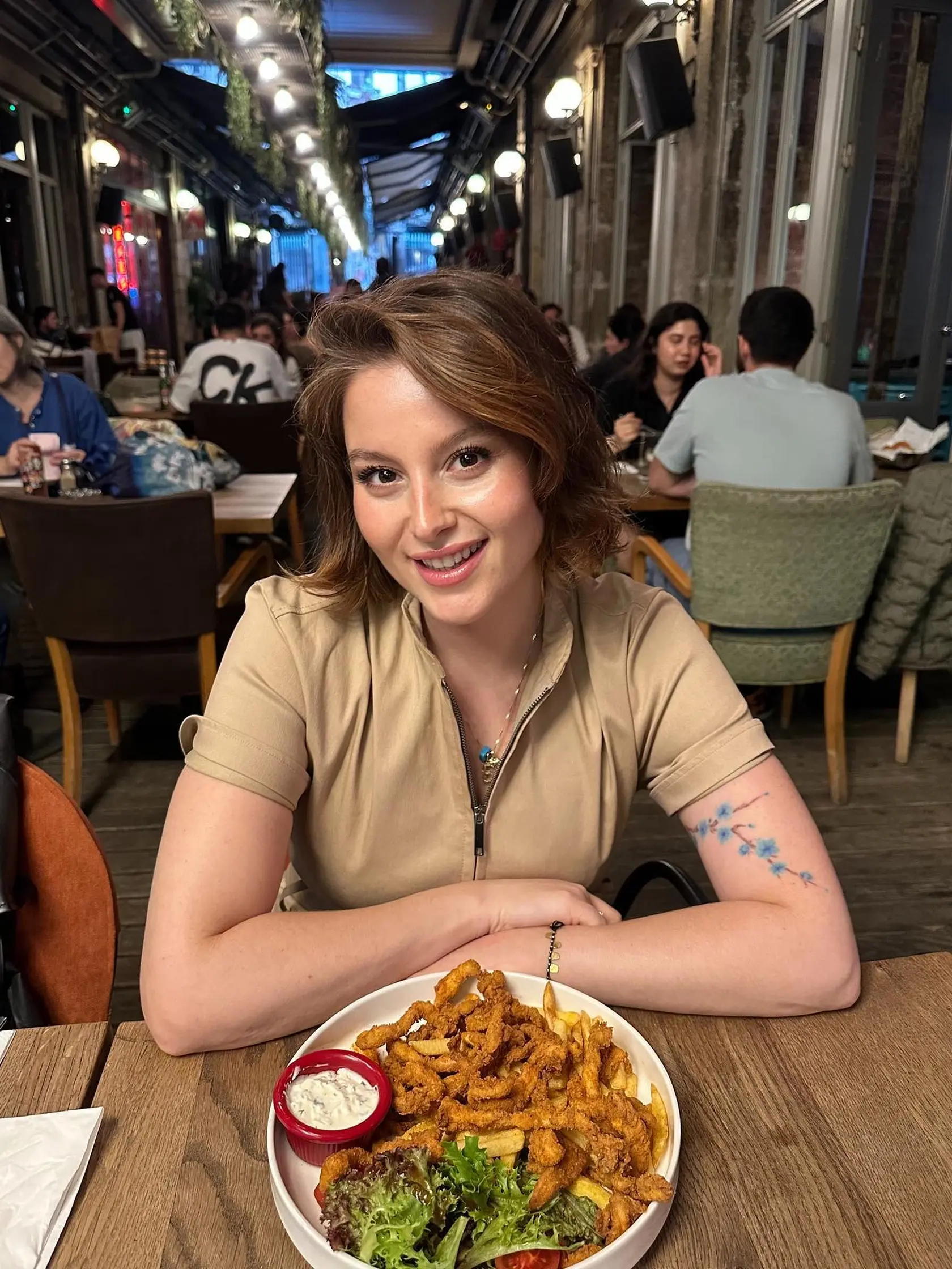 Elçin Afacan, neuveriteľne jej to pristane aj s krátkymi vlasmi.