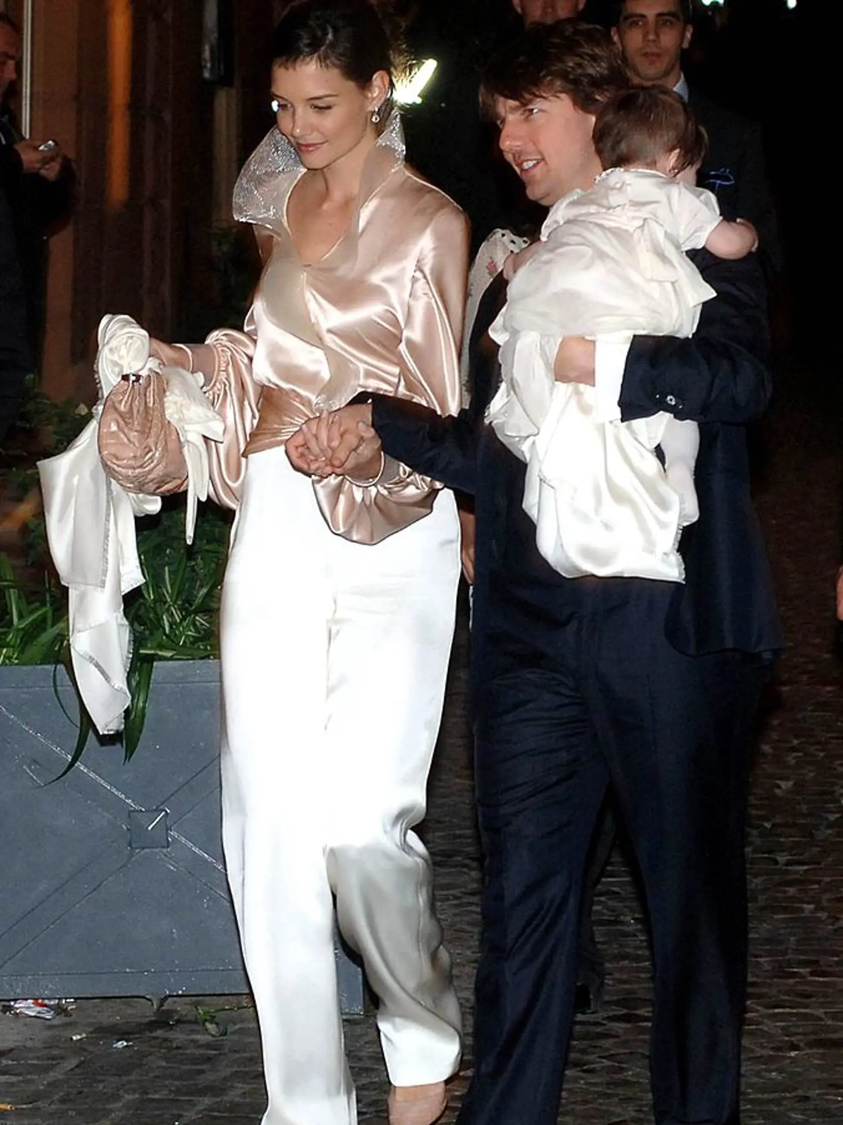 Tom Cruise a Katie Holmes s dcérou Suri boli rozkošnou rodinou. Keď mala Suri 6 rozviedli sa, otca odvtedy nevidela.