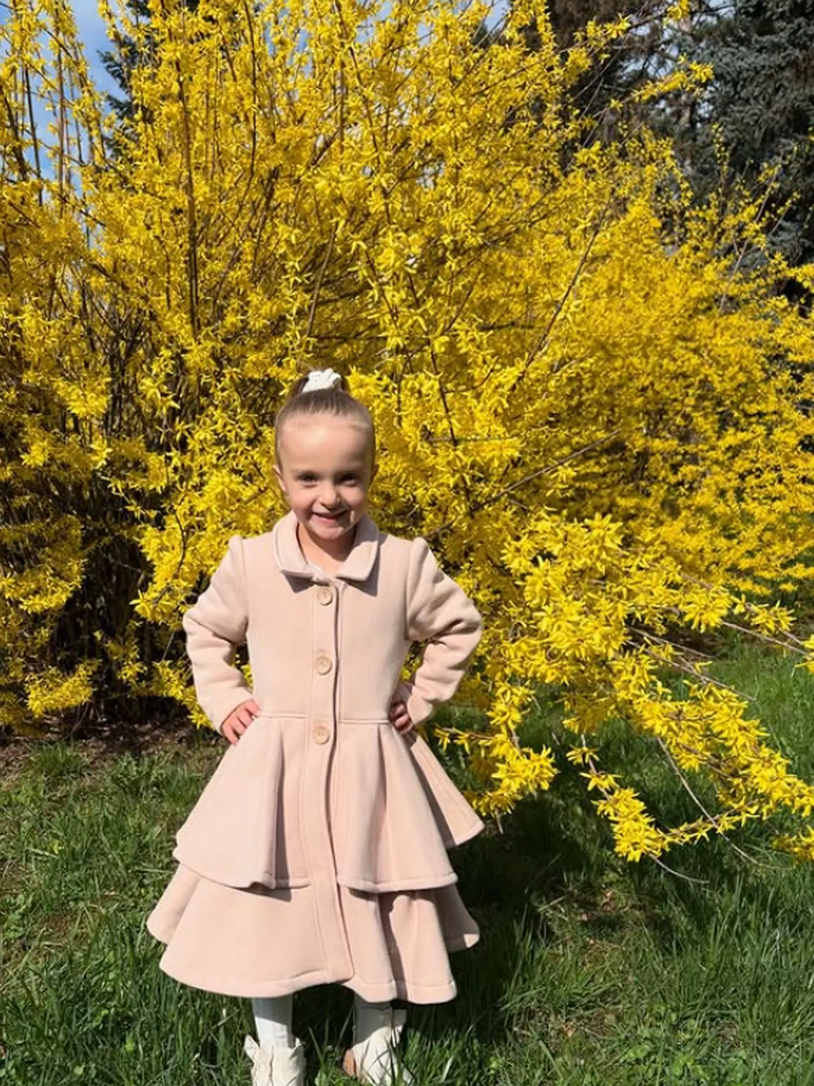 Daniela Nízlová najnovšie zverejnila usmievavé fotky Lindušky počas krásneho jarného počasia. Pri pohľade na ňu je viac než jasné, že z nej rastie Lobotkova verná kópia!