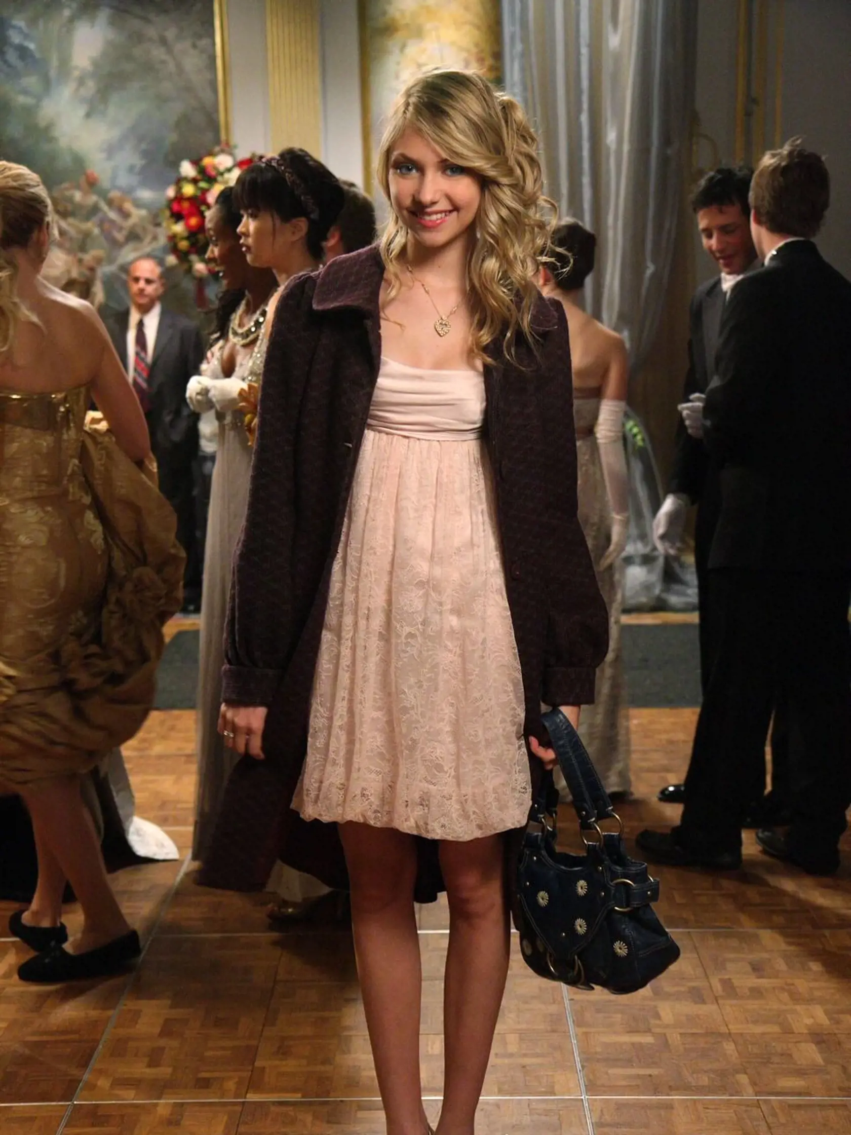 V roku 2007 našla Momsen nový smer v seriáli Gossip Girl o dospievaní, kde stvárnila Jenny Humphrey.