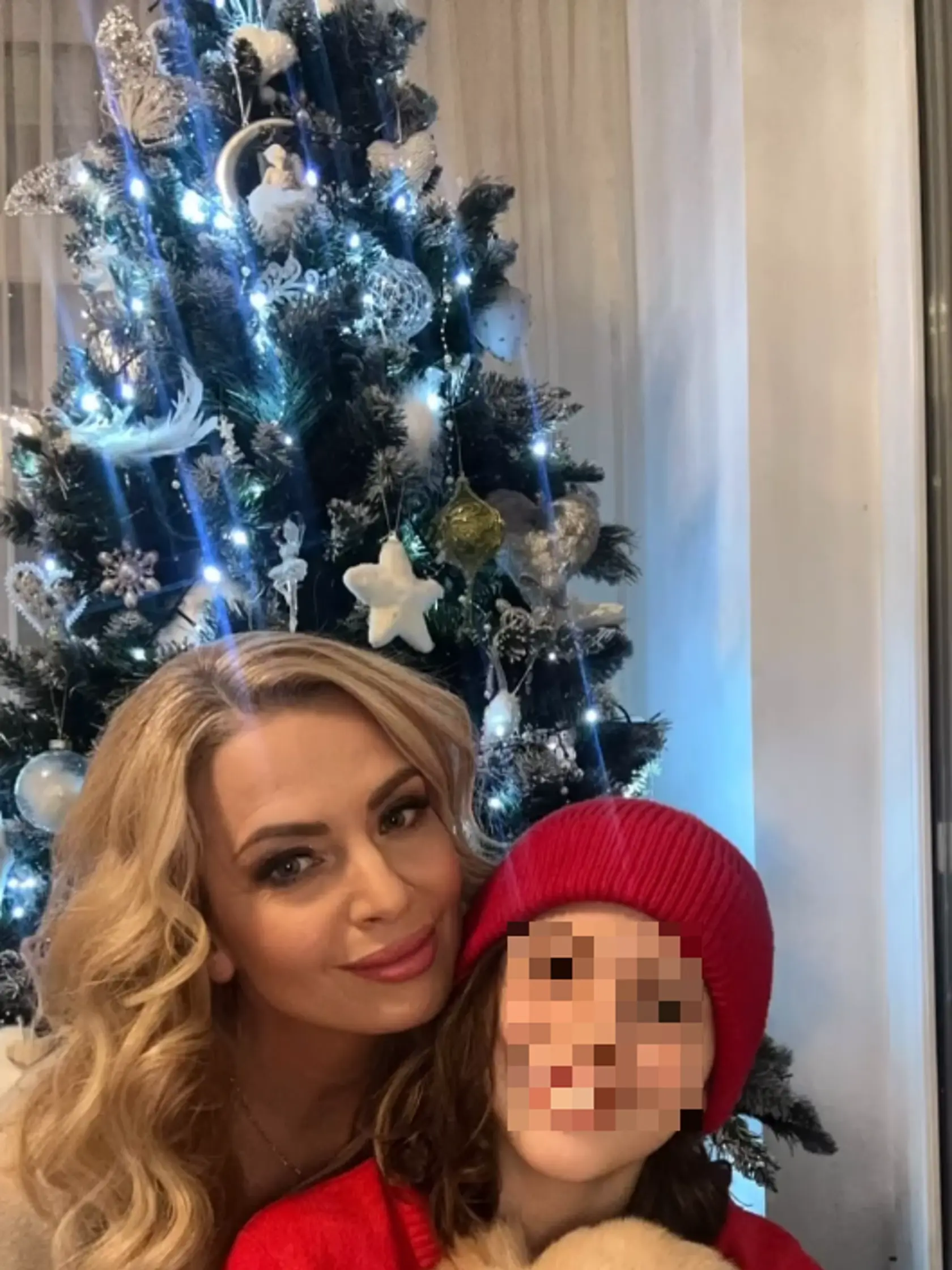 Marianna Ďurianová so synom a psíkom Arlom.