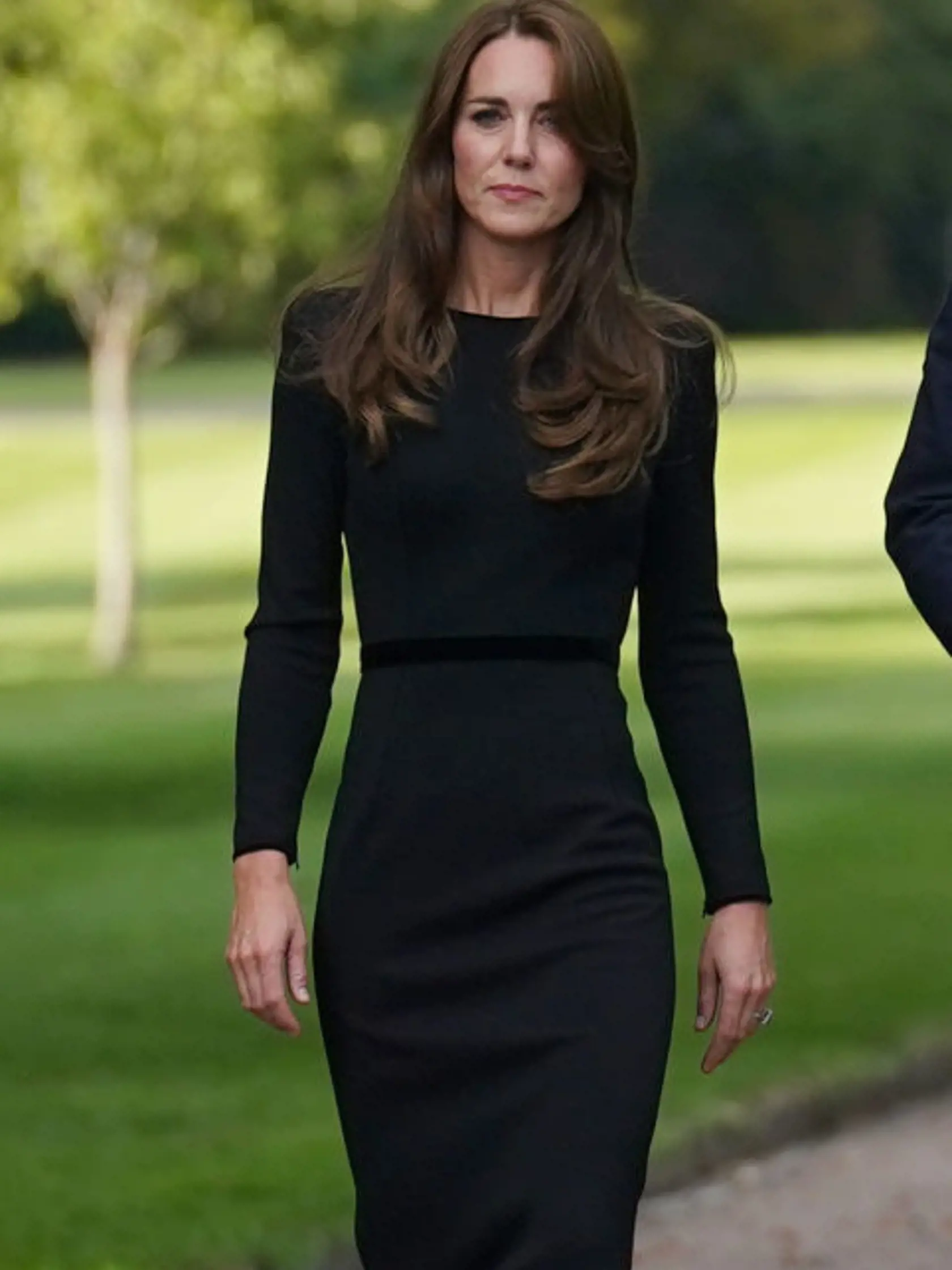 Dojímavý moment, na ktorý čakal celý svet. Willia, Kate, Harry a Meghan opäť spolu.