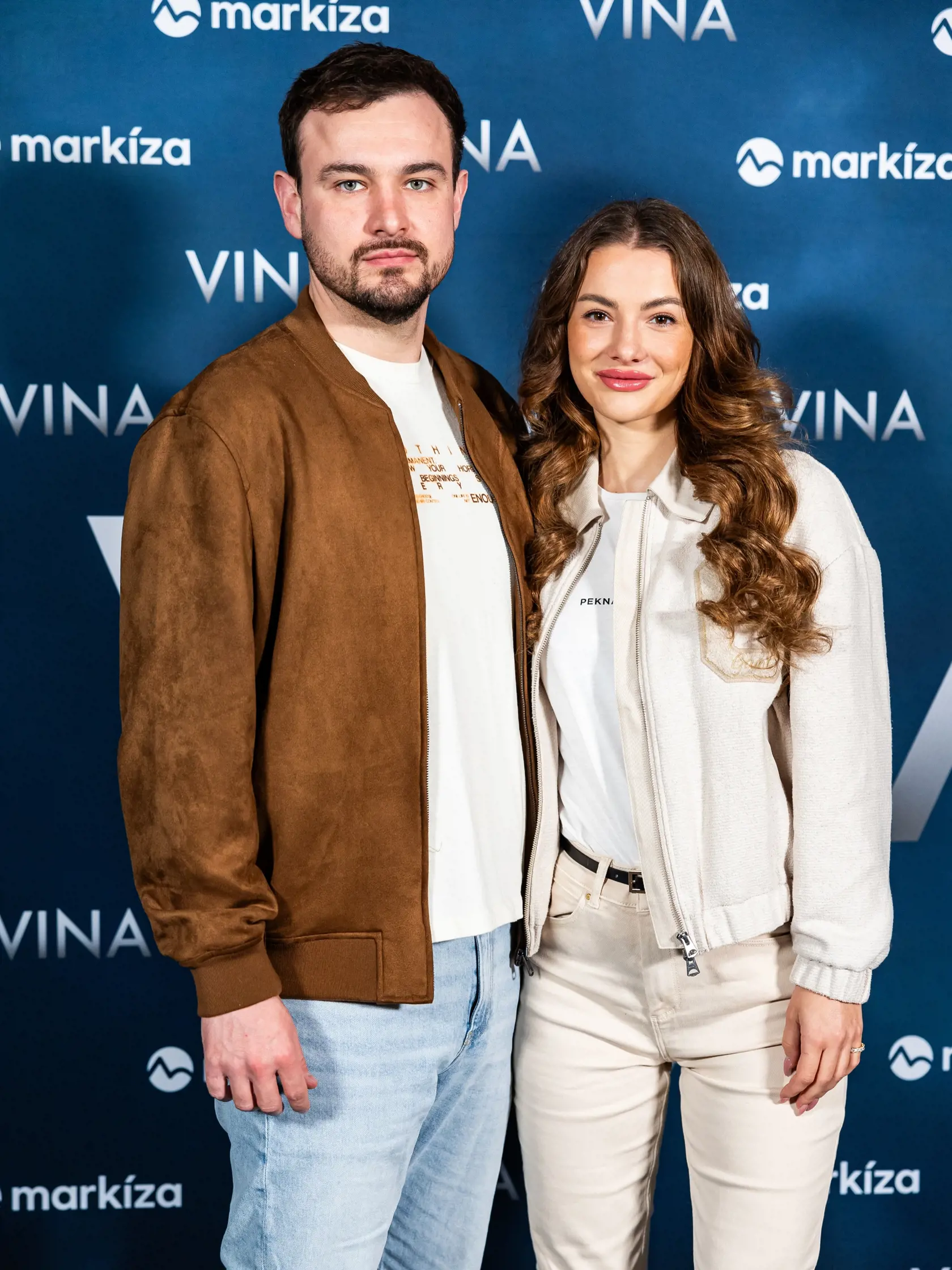 Premiéra seriálu “VINA” v Bratislave. Na snímke Miroslava Hrivňáková s priateľom. 