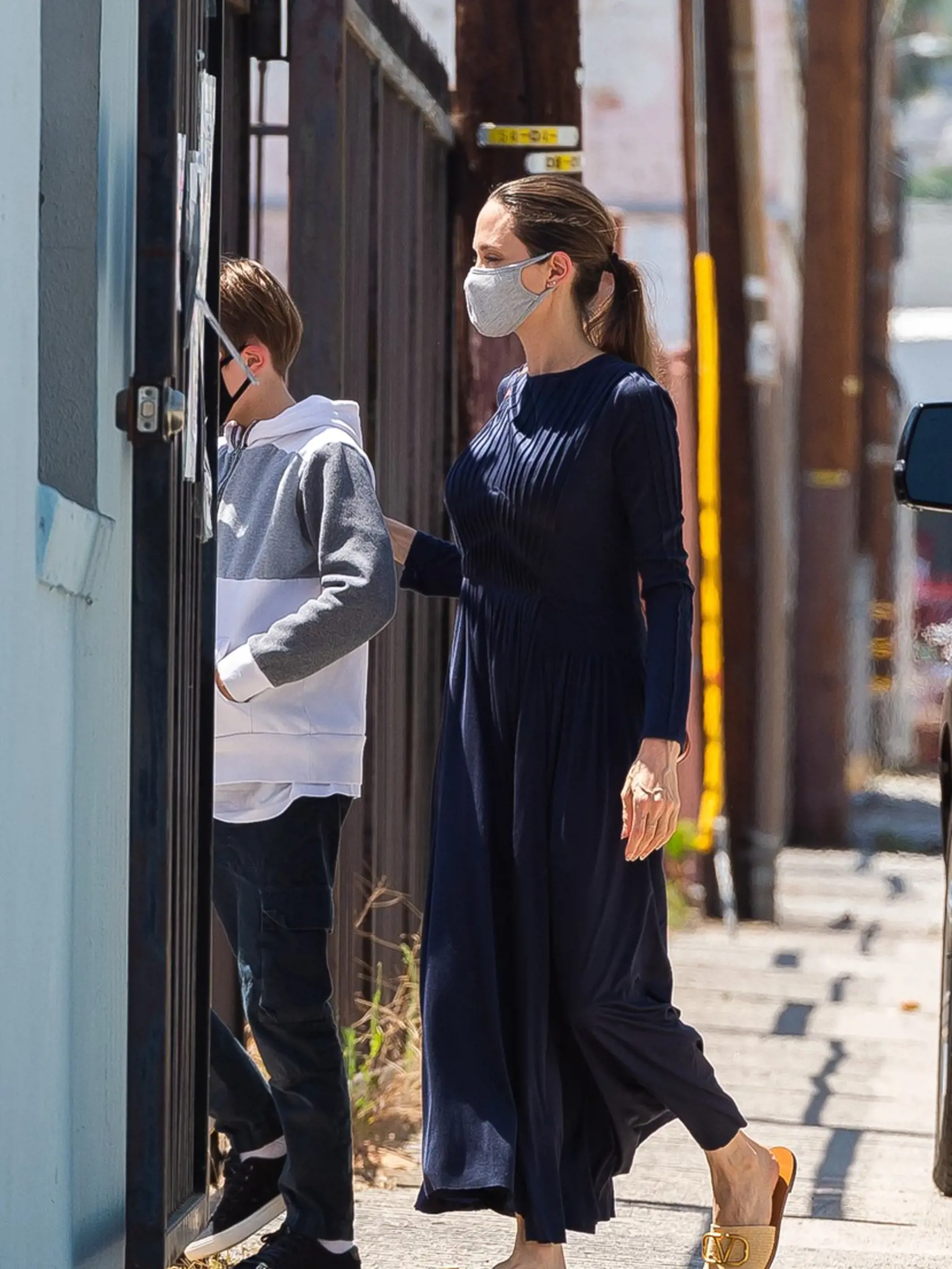Angelina Jolie je neuveriteľne chudá.