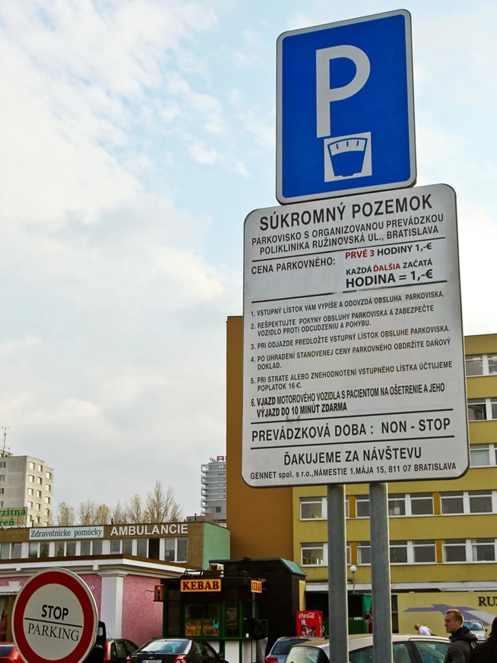 Pacienti viacerých štátnych nemocníc budú mať od júla parkovanie zadarmo. Ilustračné foto