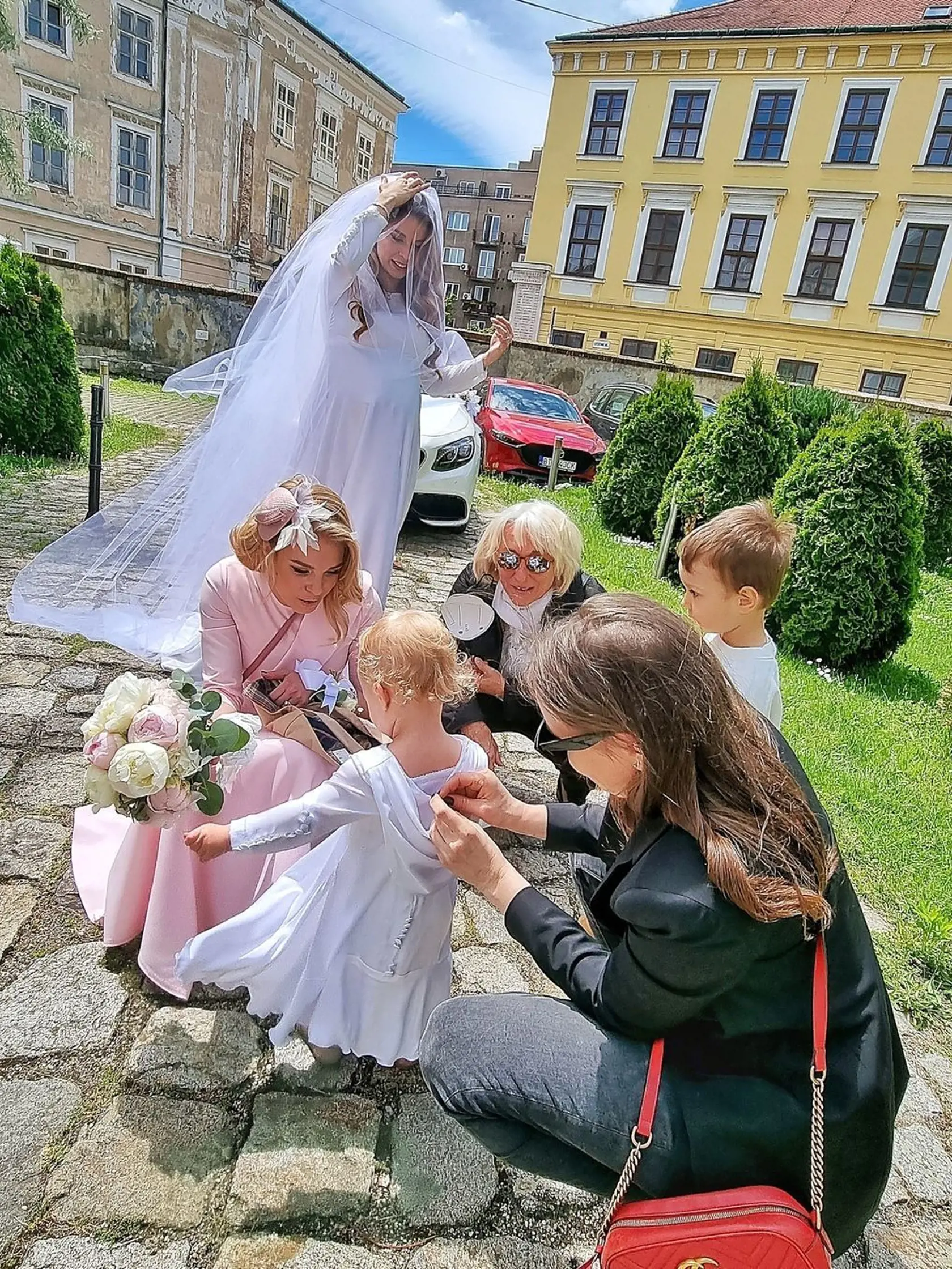 29. máj 2021: Sajfa sa pochválil fotkou zo svadby Veronikinej sestry Patrície.