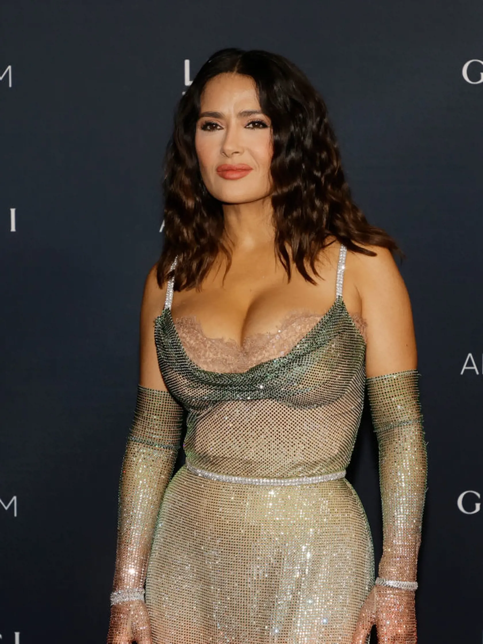 Herečka Salma Hayek zaujala hlbokým výstrihom.
