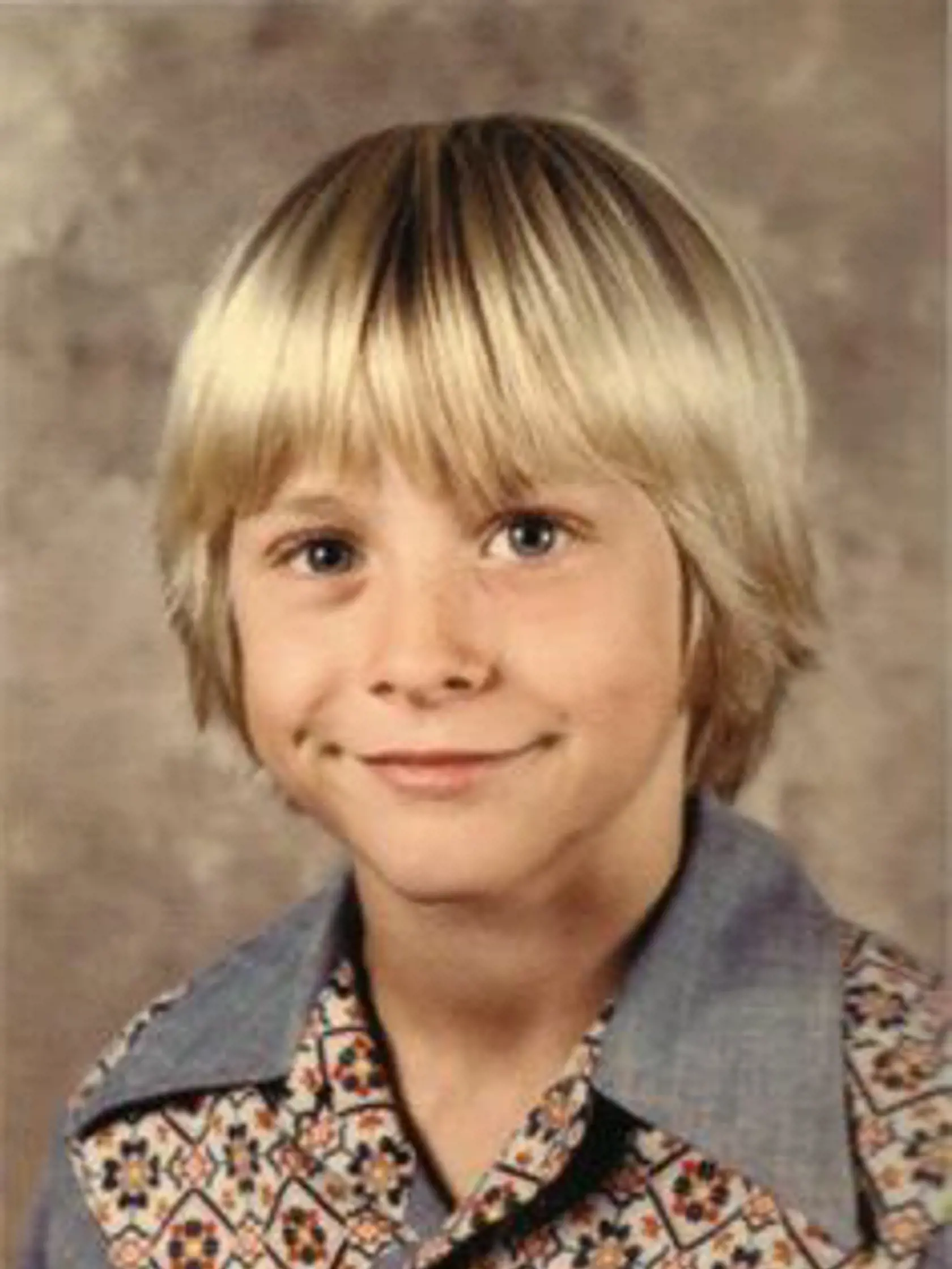 Kto je tento blondiačik?