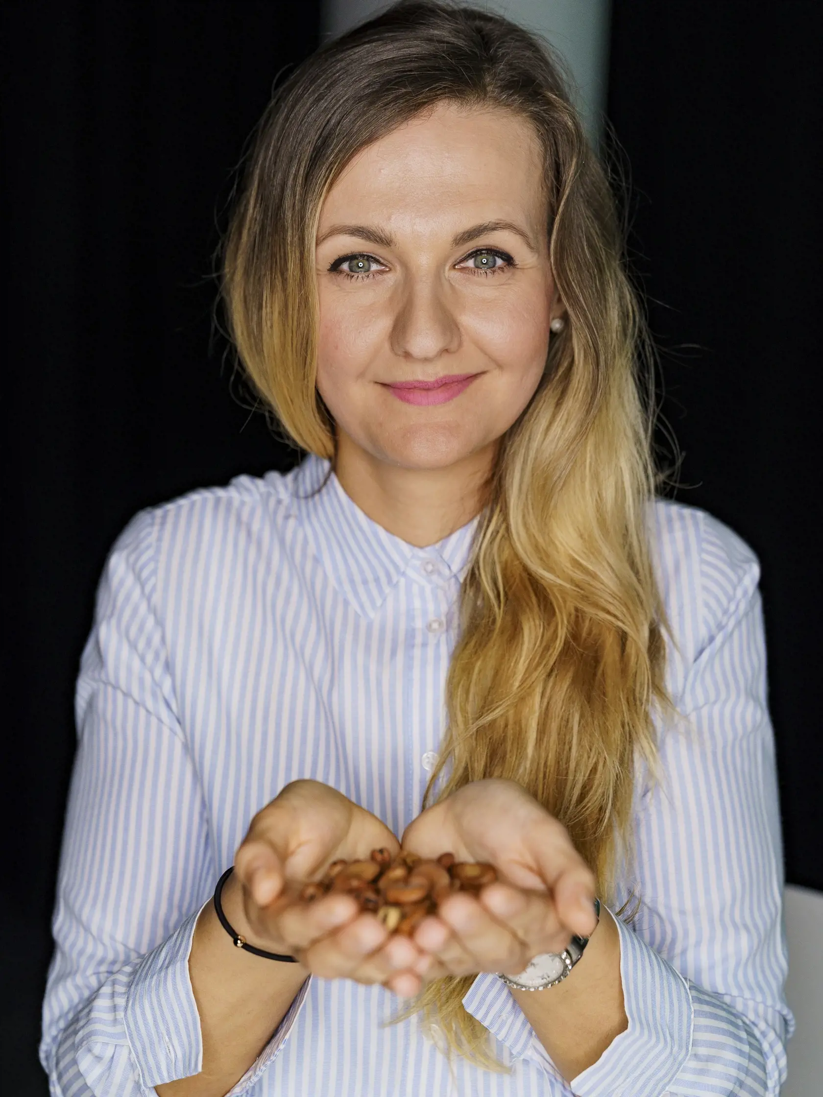 Na snímke výživová poradkyňa Zdenka Havettová: Doplňte deťom ,výslužku' aj o čerstvé sezónne ovocie a ďalšie chutné dobroty. Pridala by som ovocné kože, sušené jablká, orechy (ak nie sú alergie), ovocné tyčinky bez pridaného cukru, pečené a zdobené medovníčky, detské výživy, sušené ovocie, detské chrumky.