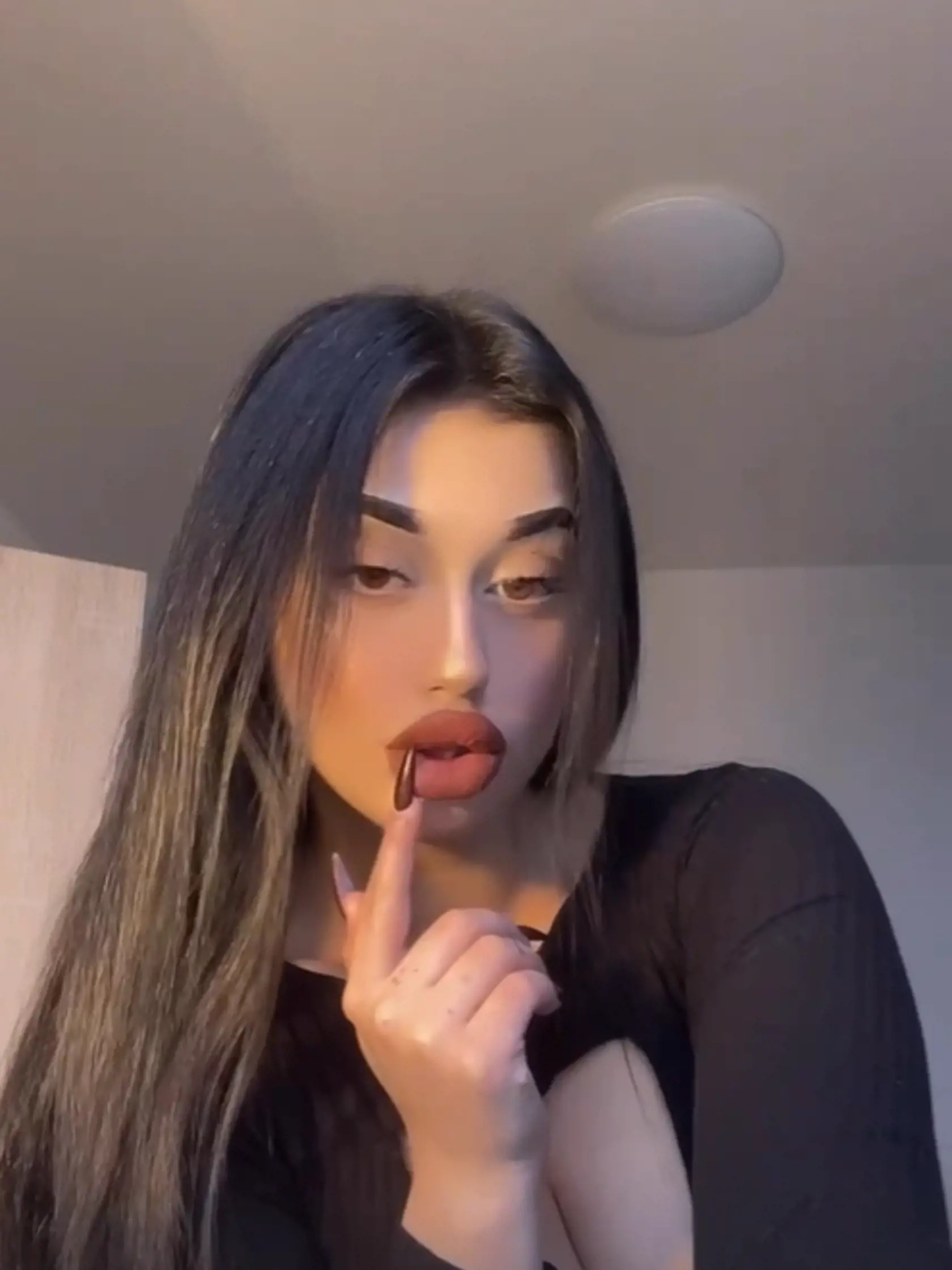 Azra má na sociálnej sieti poriadne odvážne zábery.