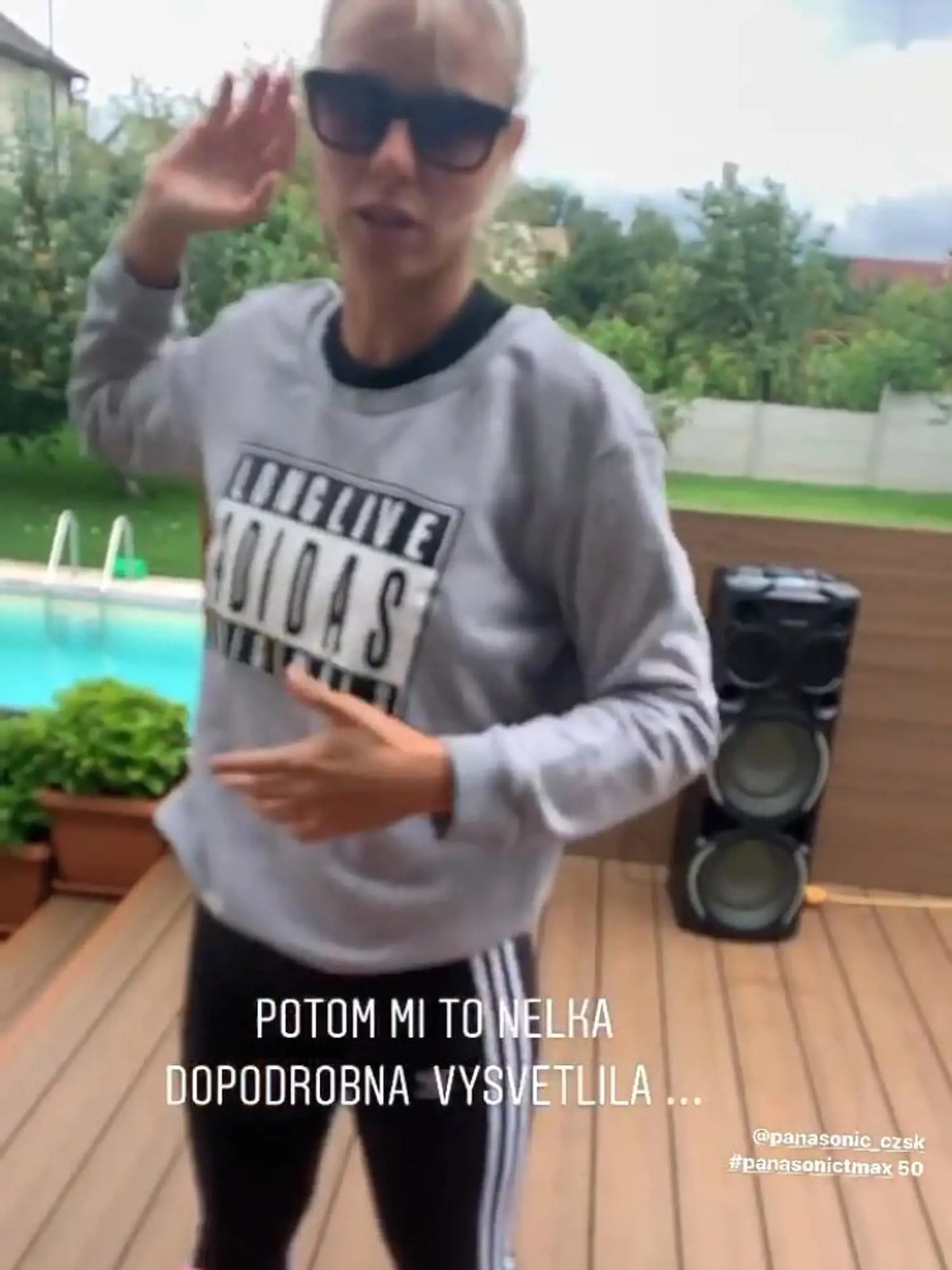 Nela Pocisková v krátkom videu s dcérkou Liankou.