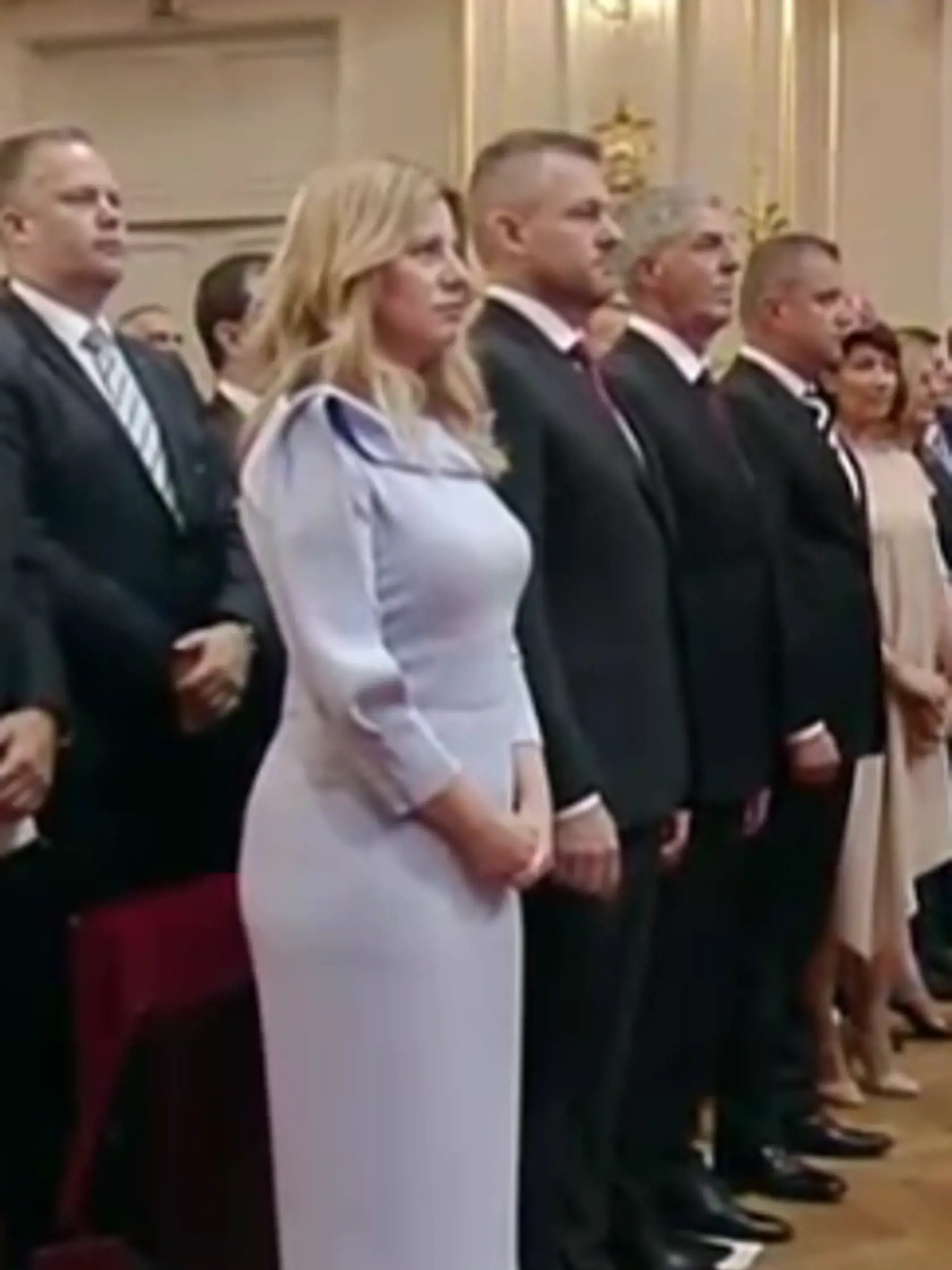 Prezidentka Zuzana Čapuotvá dnes navštívila základnú školu v Smoleniciach.