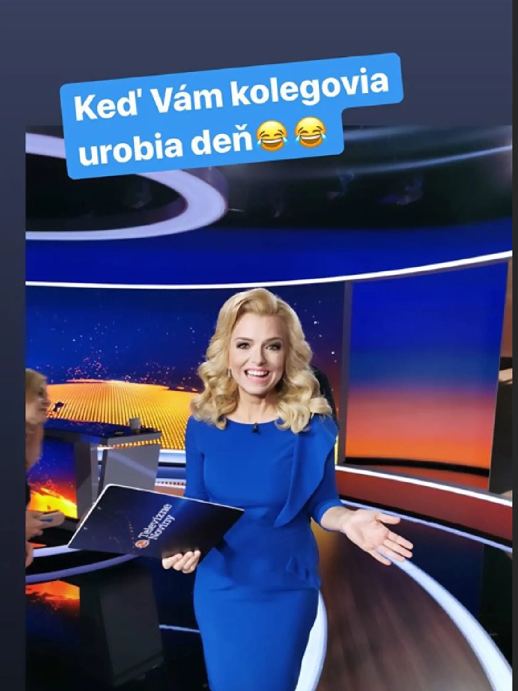 Zlatica pred Televíznymi novinami.