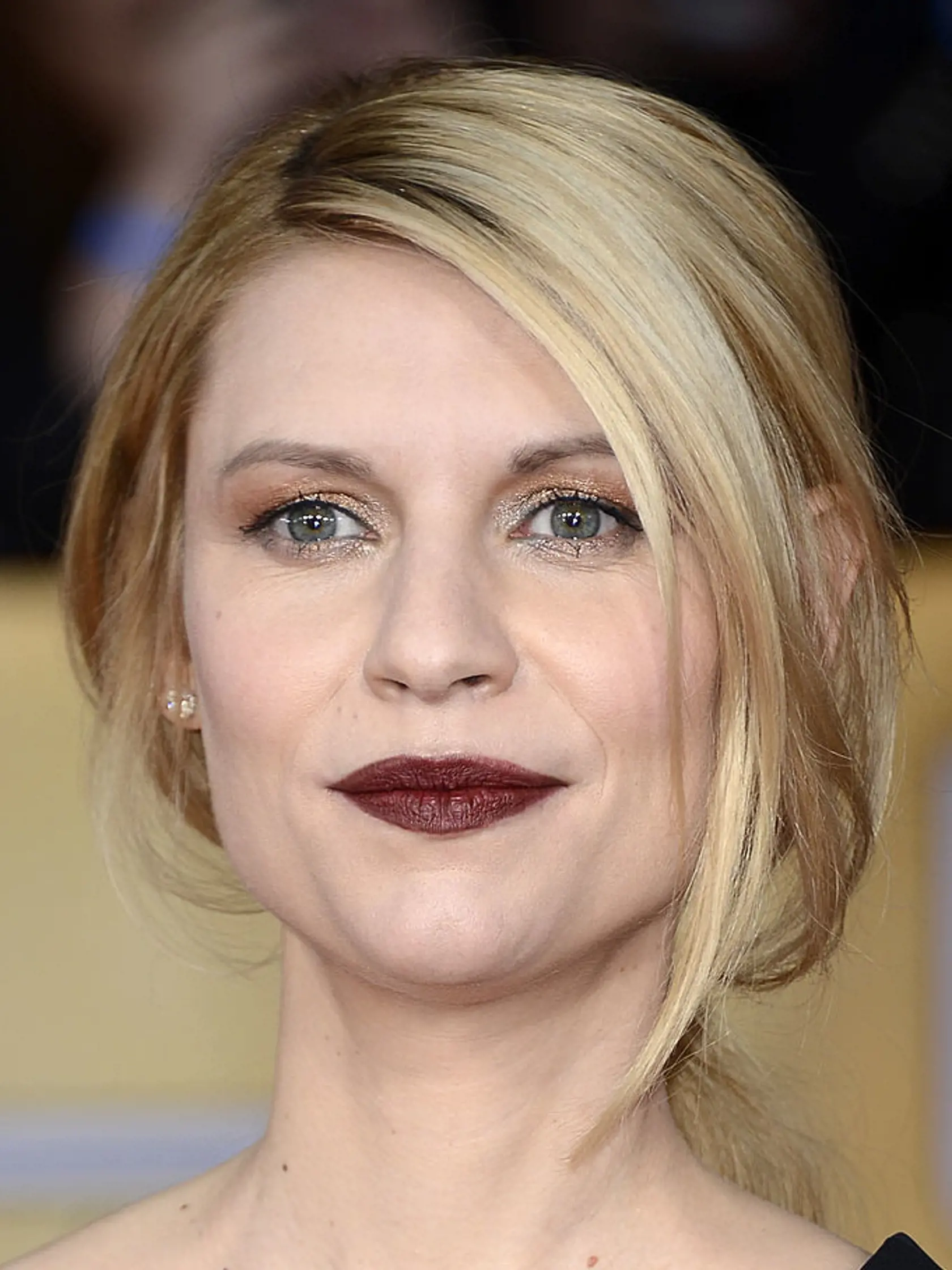 LOS ANGELES, CA - JANUARY 27:  Actress Claire Danes arrives at the 19th Annual Screen Actors Guild Awards held at The Shrine Auditorium on January 27, 2013 in Los Angeles, California.  (Photo by Frazer Harrison/Getty Images)