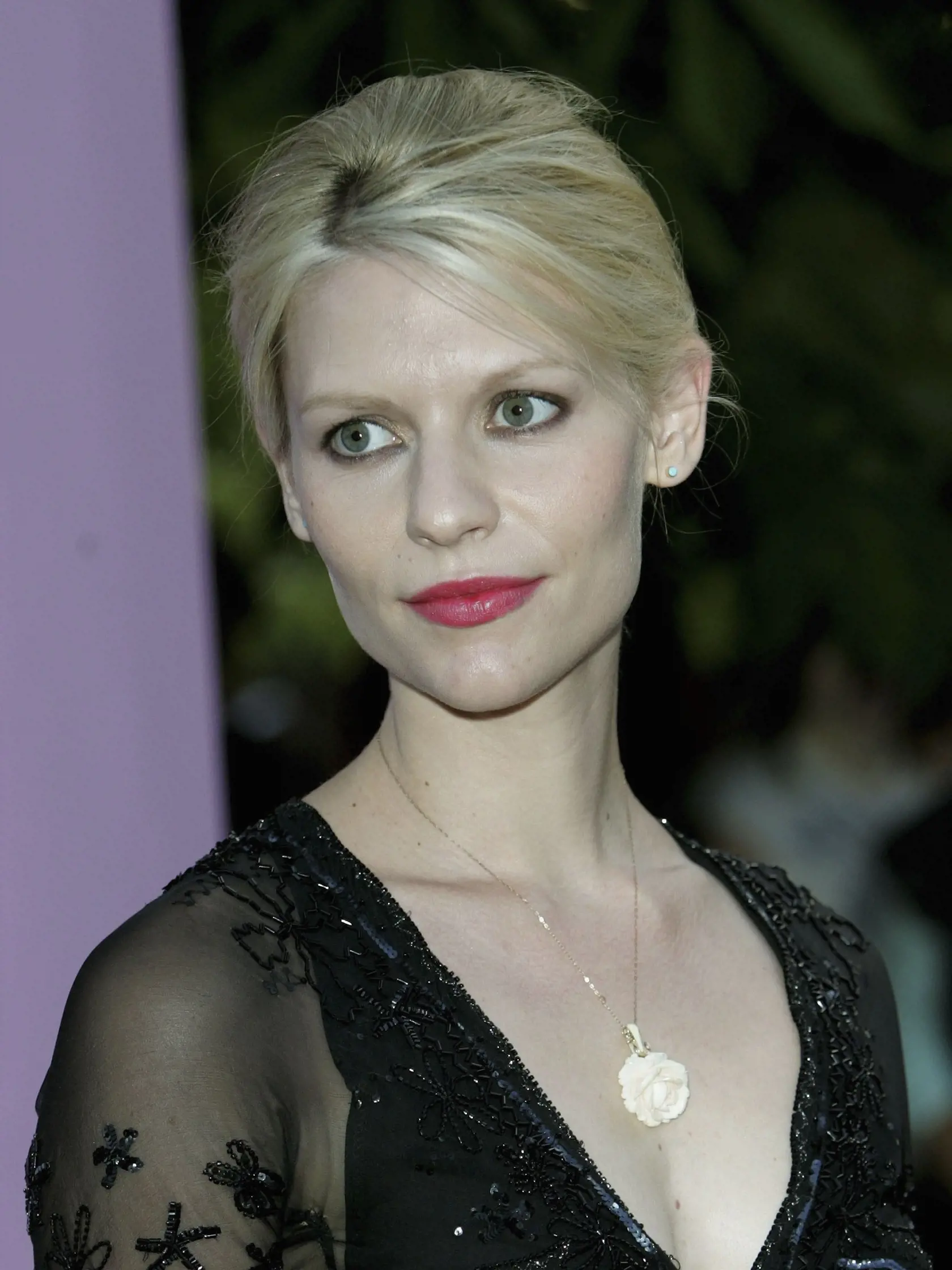 LONDON - JULY 11:  Actress Claire Danes attends The Serpentine Gallery Summer Party at the Serpentine Gallery on July 11, 2006 in London, England.  (Photo by MJ Kim/Getty Images)