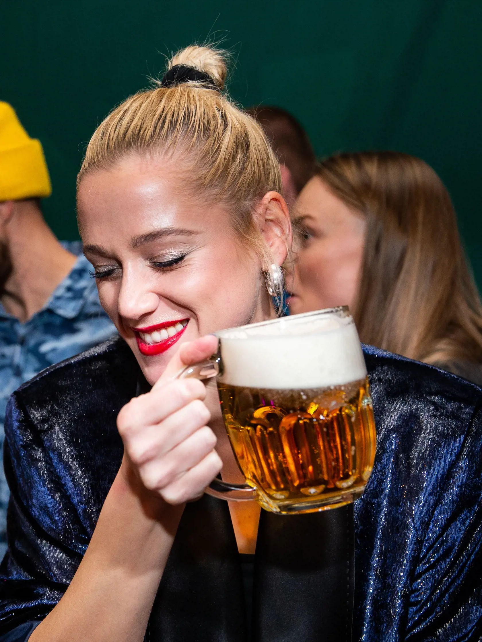 Speváčka Emma Drobná (25) zorganizovala pre priateľov veľkú párty. A milovníci pivka si tam prišli skutočne na svoje.