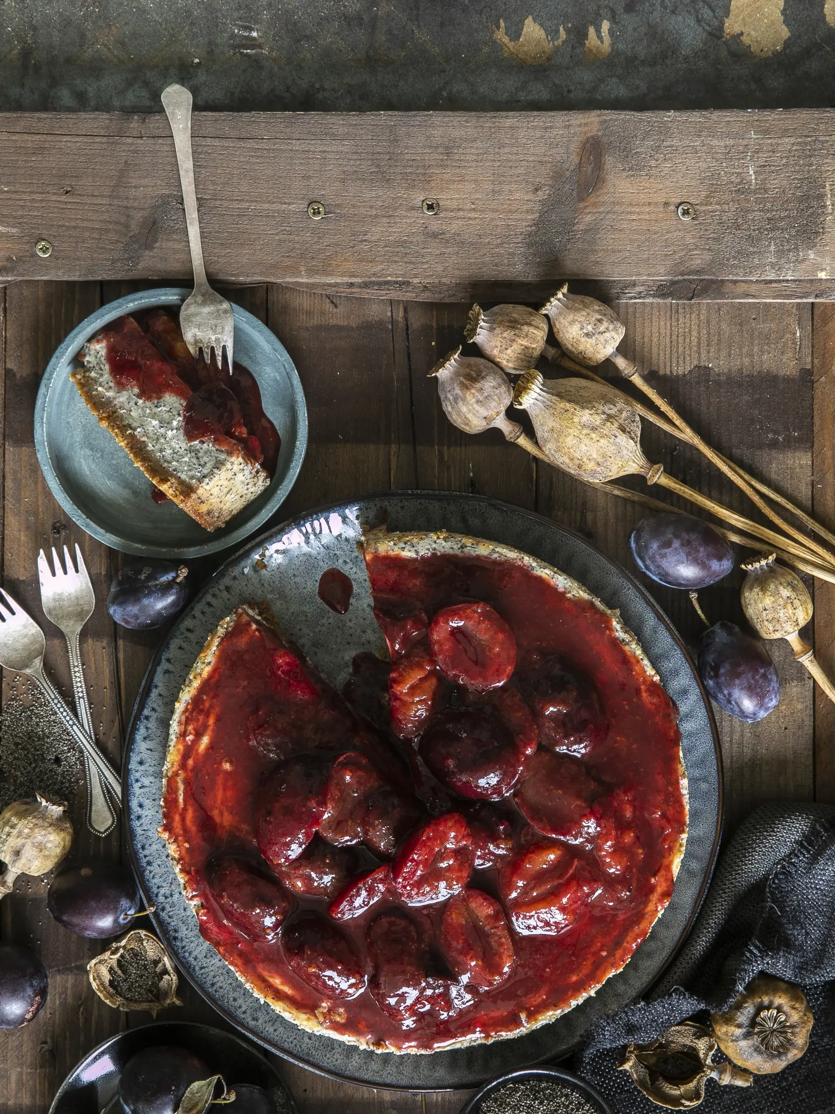 makový cheesecake so slivkami