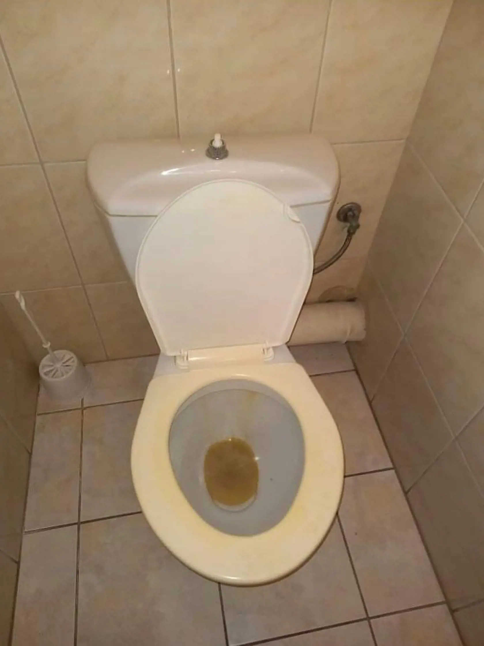 Špinavé toalety.