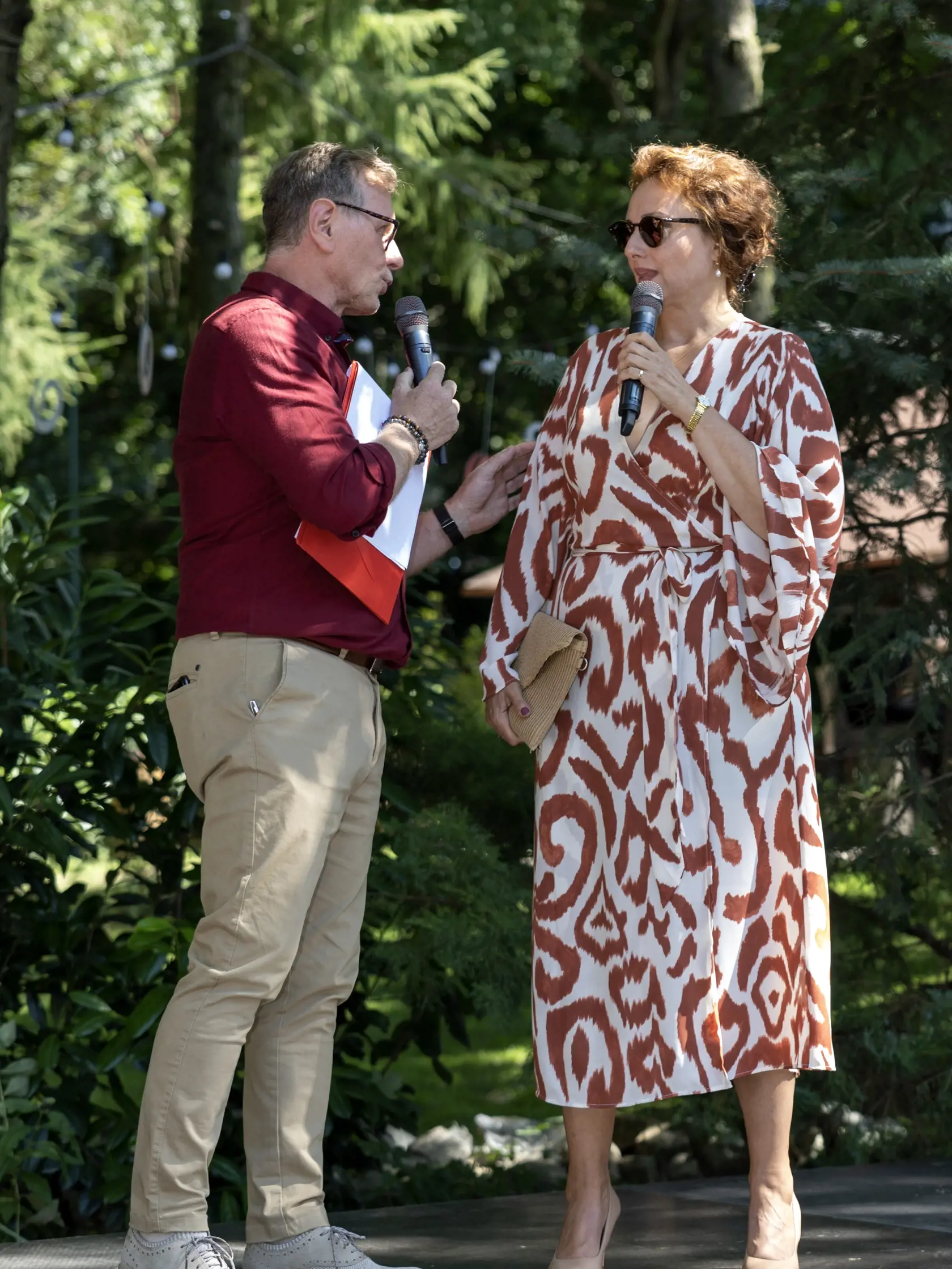 TV JOJ Summer Party - Letná média party televízie JOJ.  Na snímke je herečka Zuzana Mauréry a moderátor Vlado Voštinár.