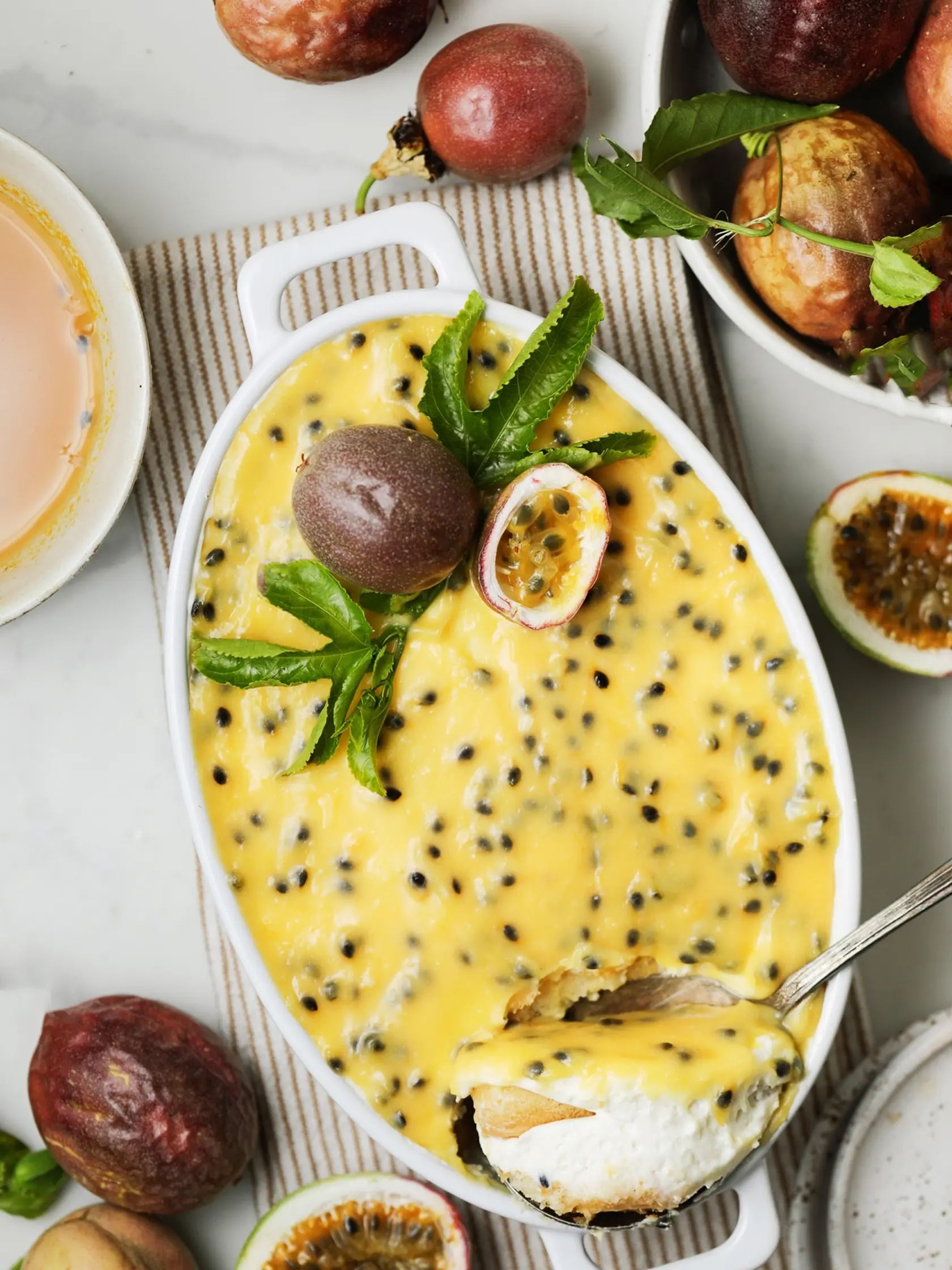 Jogurtové tiramisu s marakujou