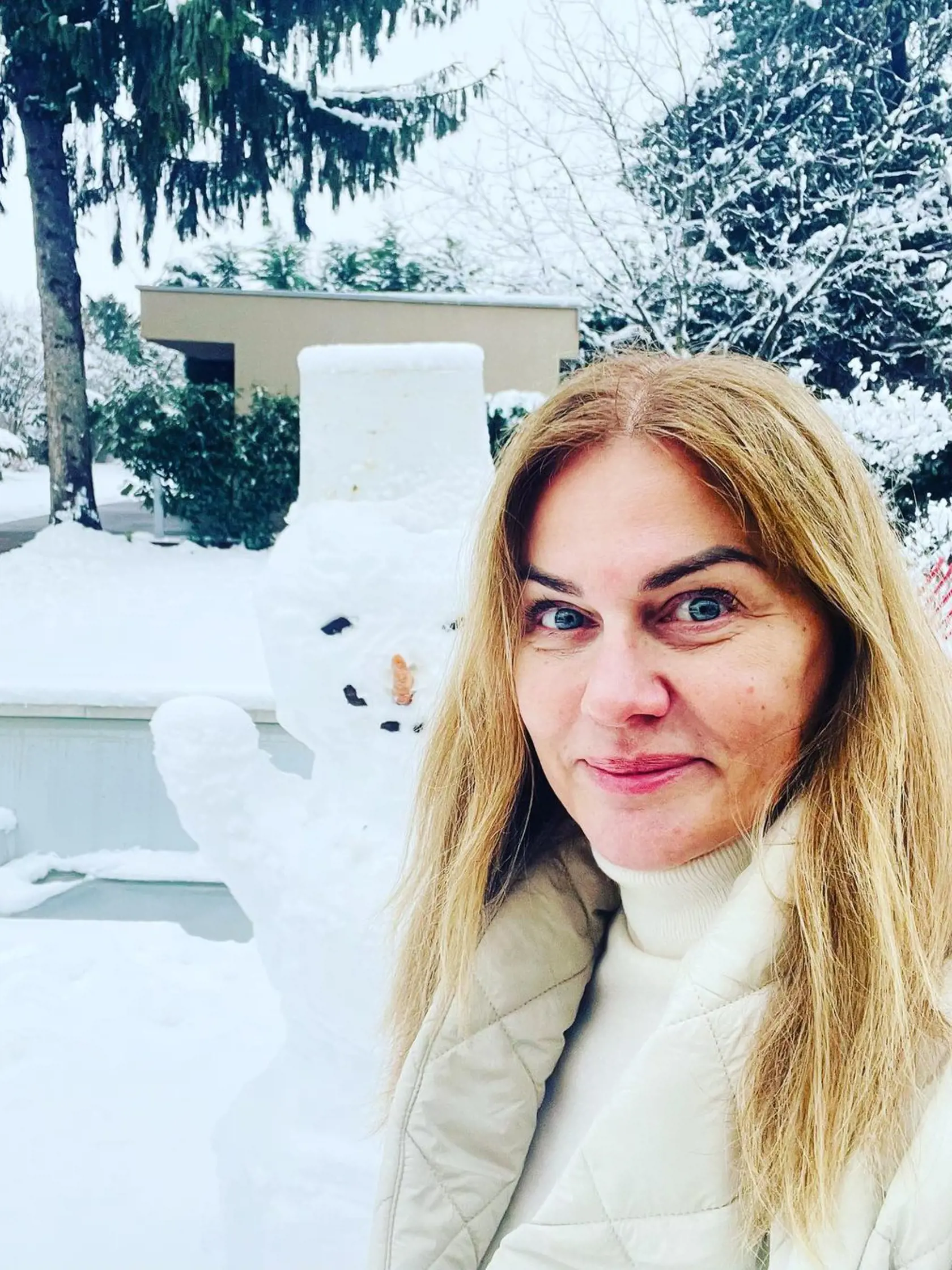 „Je to téma, ktorá tu rezonuje niekoľko mesiacov. Akoby pani Beňová mala trošku dlhé vedenie,“ zhodnotil odborník. Pripomenul, že Smer sa už v minulosti ukázal na námestiach spolu s Republikou.