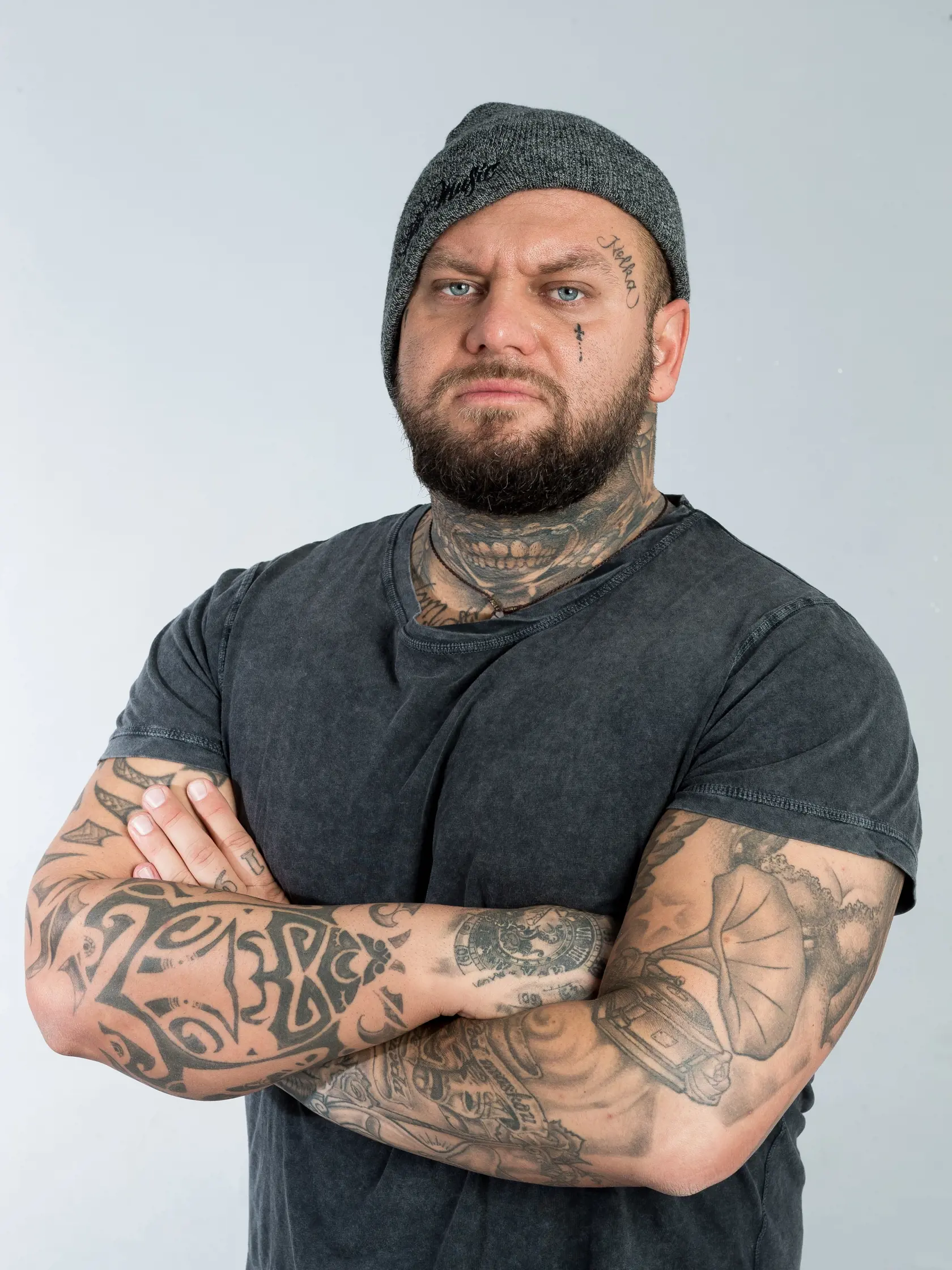 Rapper Kali civilnym menom Koloman Magyary foteny pre tyzdennik Plus 7 Dni