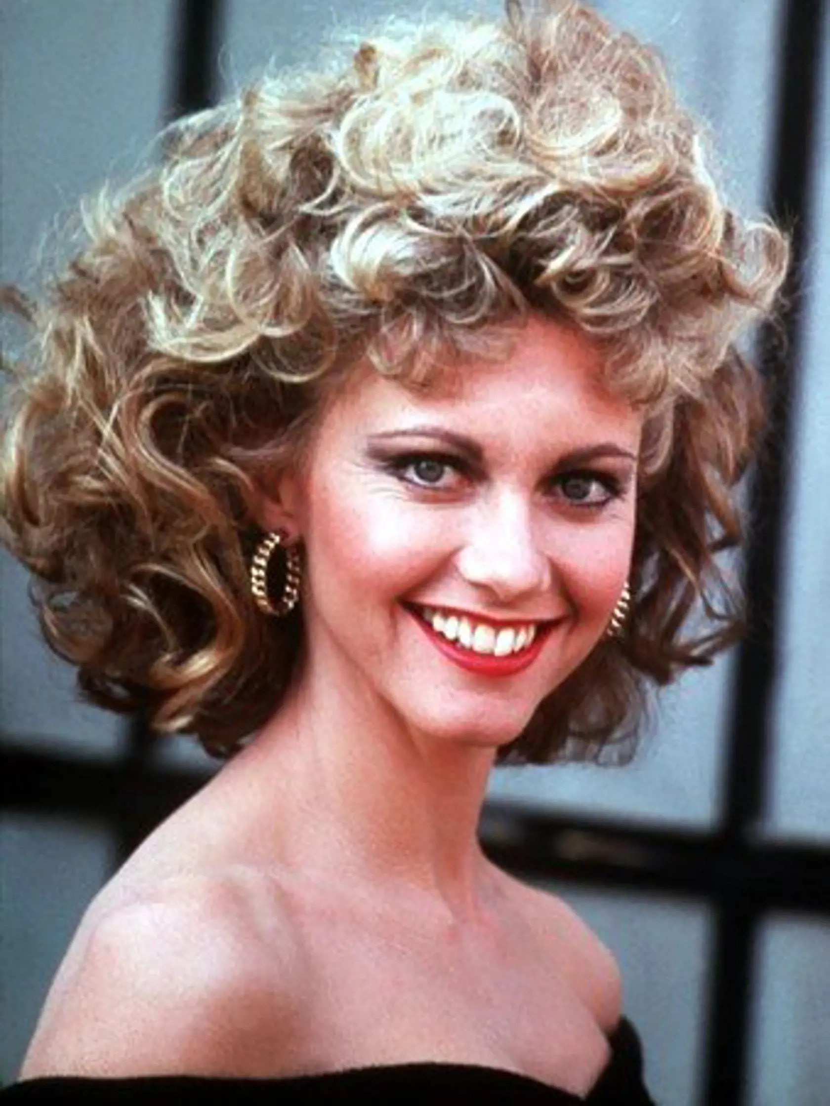Krásna OLIVIA NEWTON-JOHN  ako Sandy
