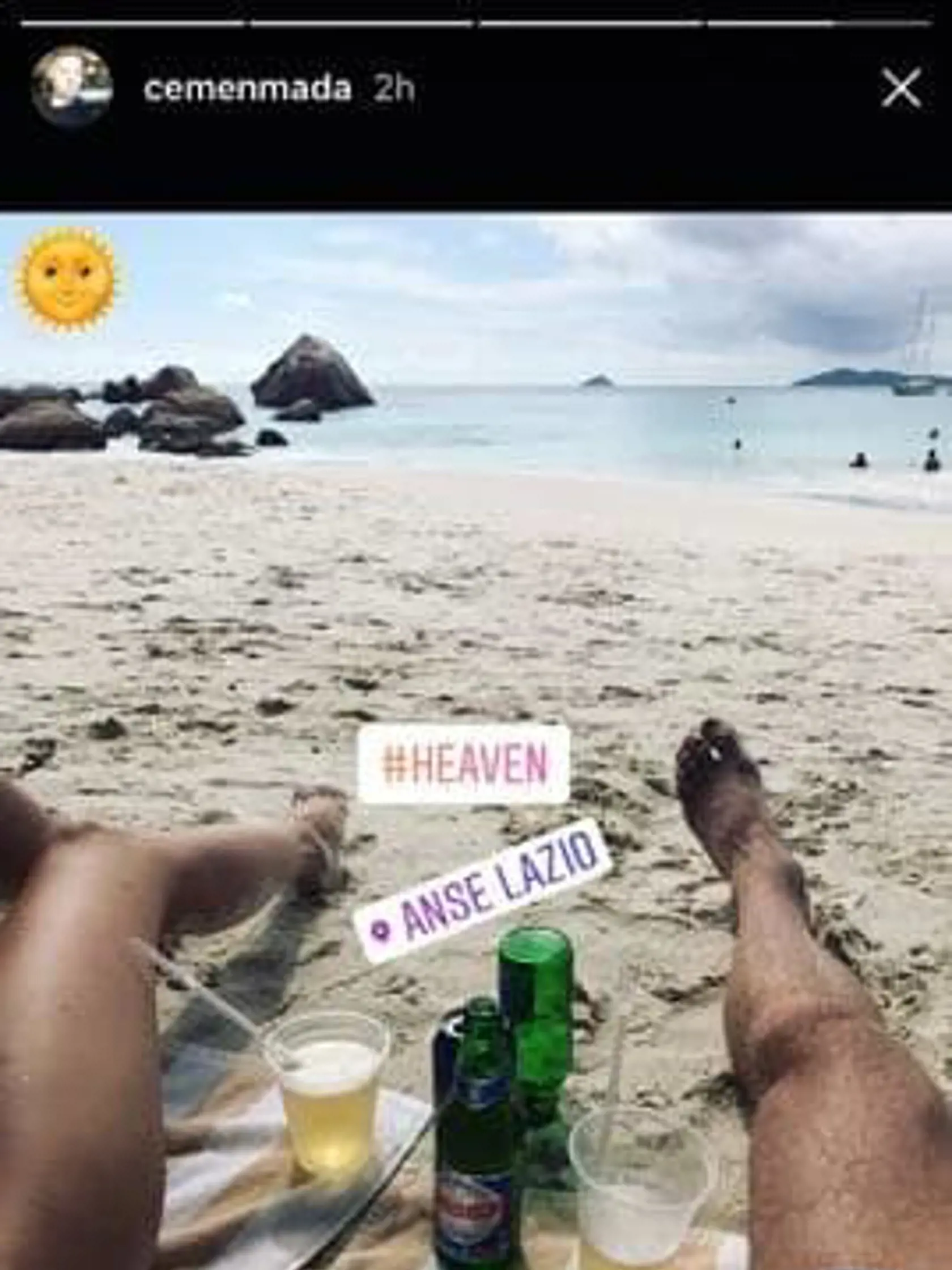 Útočník Adam Nemec si užíva na slnečných Seychelách dovolenku so sexi priateľkou.
