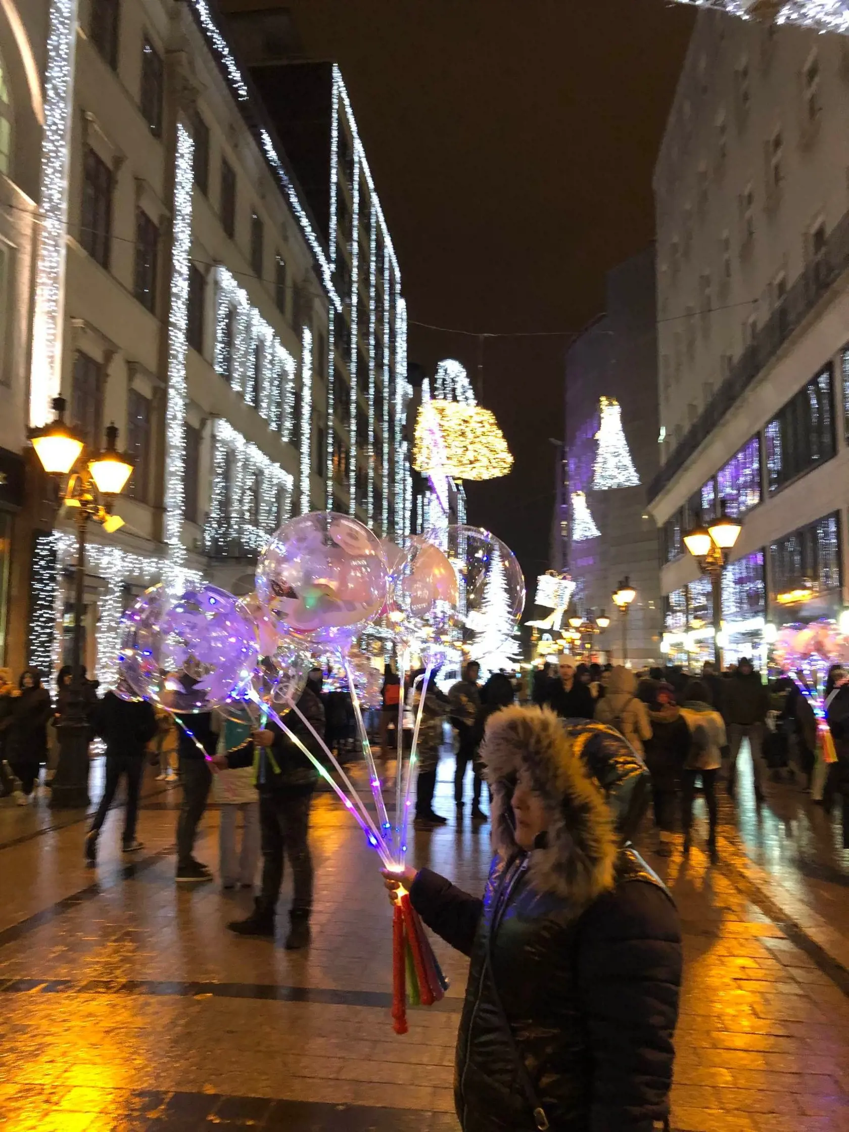 Budapešť ožila, trhovníci prichádzajú z celého sveta.