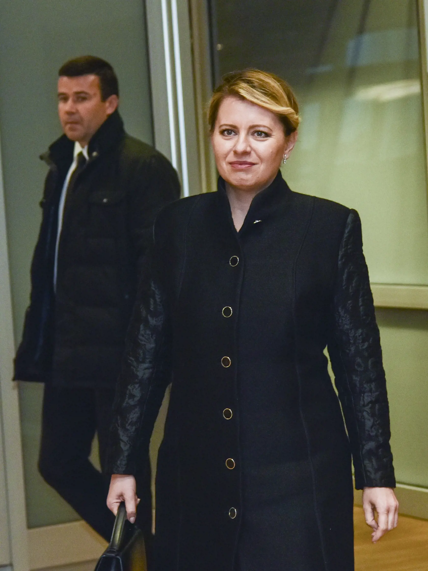 Na snímke prezidentka SR Zuzana Čaputová po prílete do Bratislavy z Berlína, kde sa zúčastnila na oslavách 30. výročia pádu Berlínskeho múru na pozvanie nemeckého prezidenta F. W. Steinmeiera, 9. novembra 2019 v Bratislave. FOTO TASR - Pavol Zachar