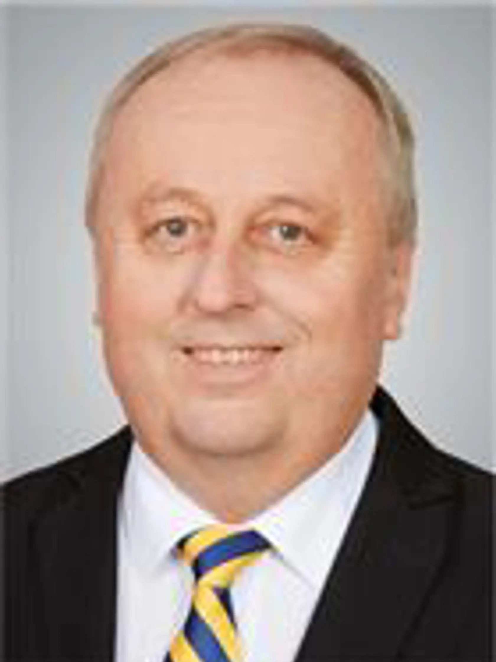 Igor Hus (54) OĽANO, NOVA, KÚ, ZMENA ZDOLA: Bolo by zaujímavé vedieť, či poslancovi, ktorý pochádza z Turčianskych Teplíc povedal niekedy niekto to známe o trafenej husi.
