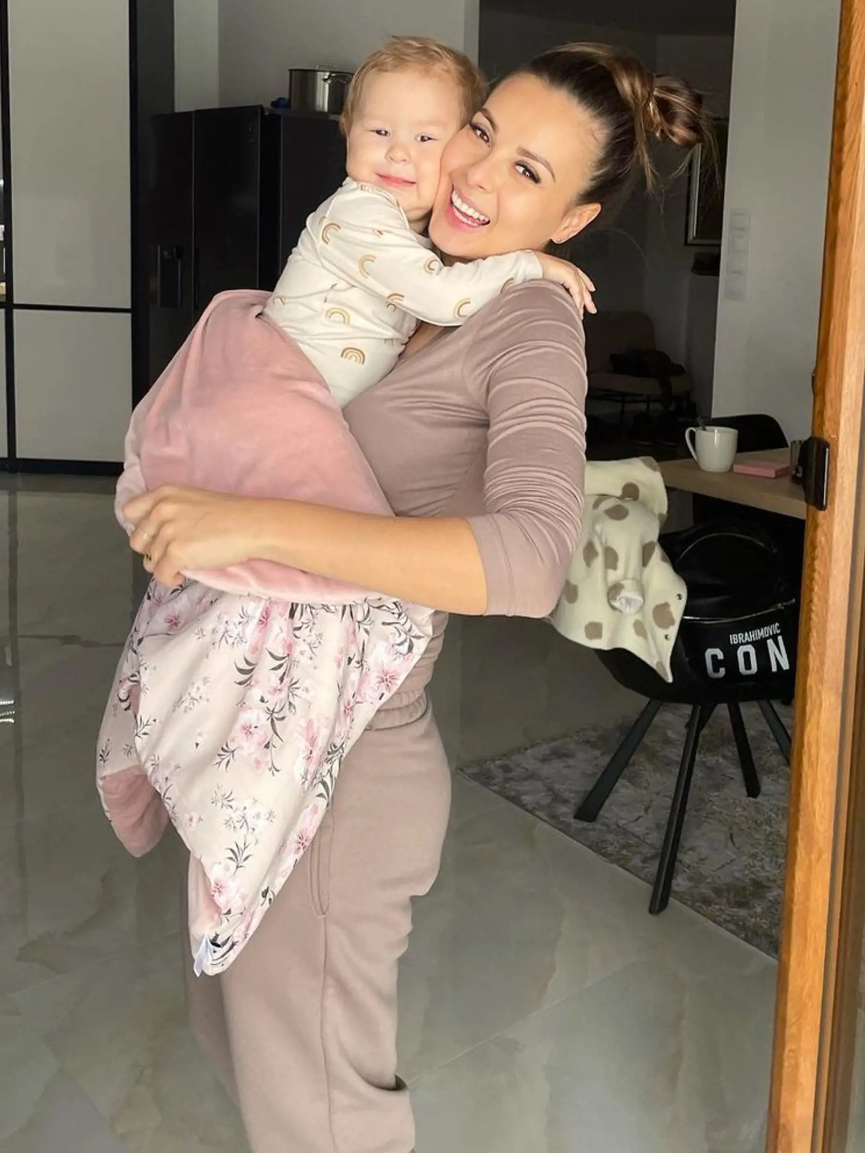 Monika Bagárová si užíva domácu pohodu s milovanou dcérkou.
