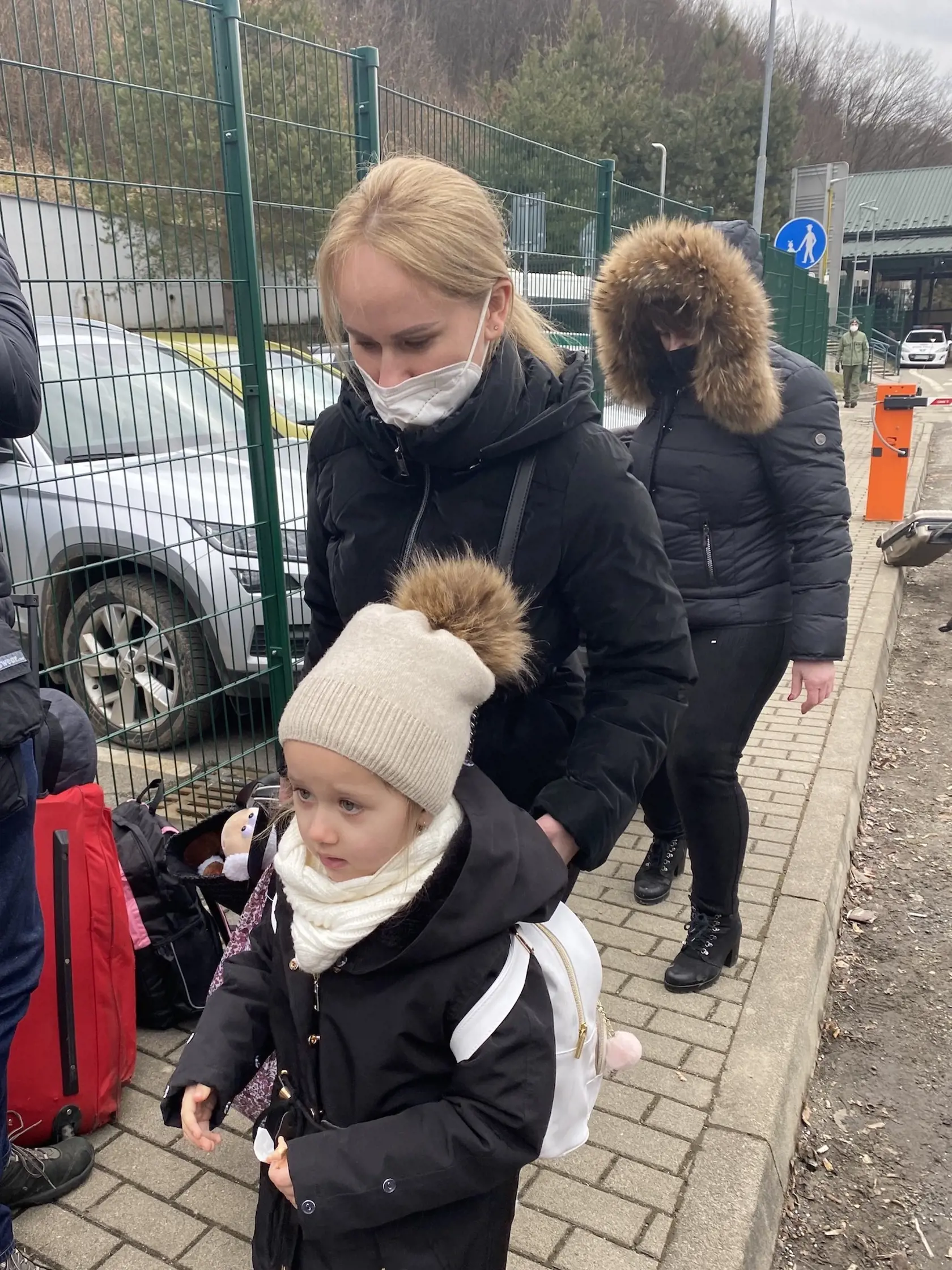 Cez hraničný slovensko-ukrajinský priechod v Ubli (okres Snina) denne prúdi množstvo utečencov, ktorí utekajú z Ukrajiny po ruskej invázii.