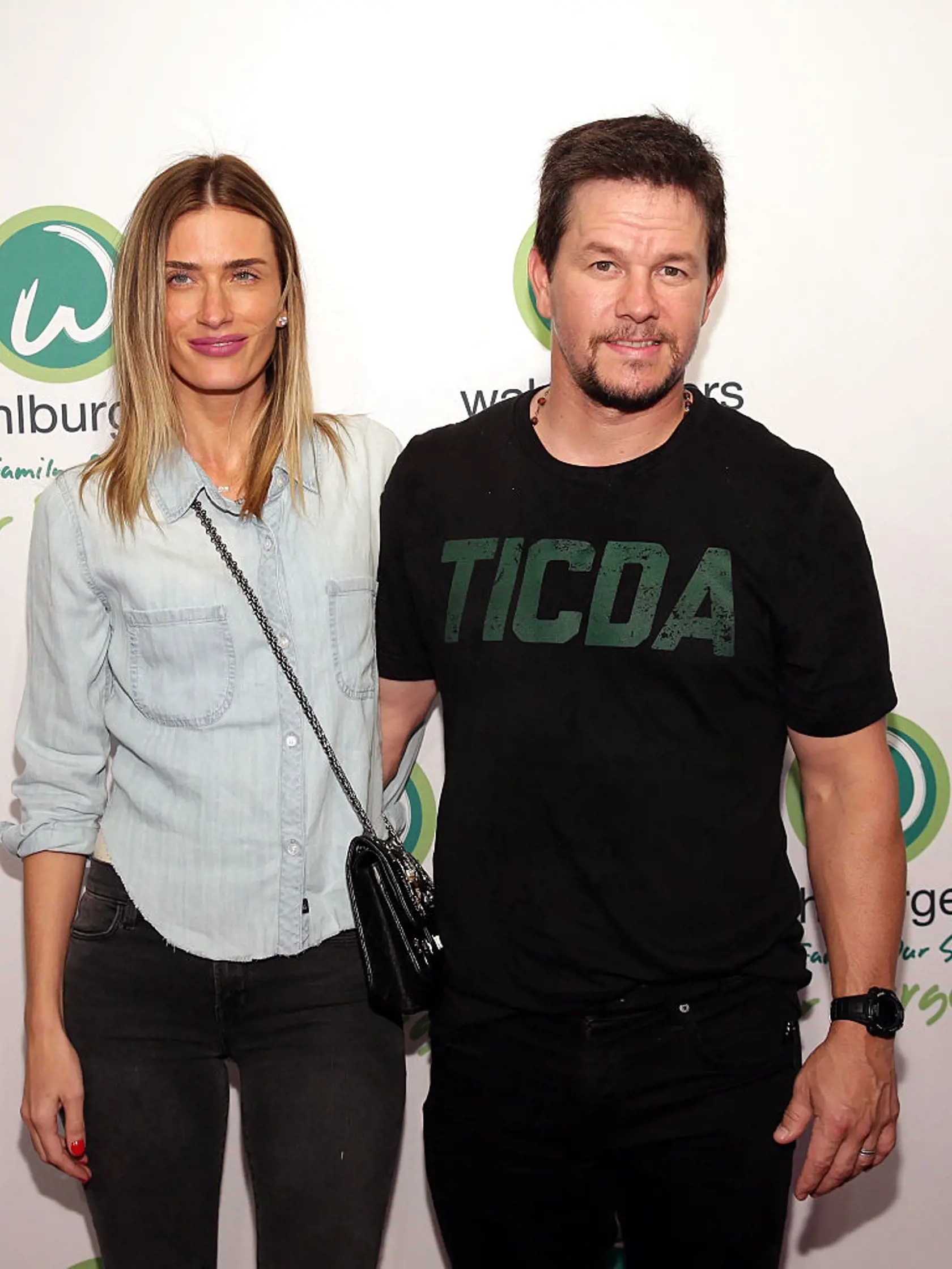 Mark Wahlberg (51) – Wahlburgers: 
Spolu s bratmi šéfkuchárom a spevákom herec pod slovnou hračkou založil sieť rýchleho občerstvenia, ktorá dnes zastrešuje desiatky reštaurácii v USA a zahraničí.