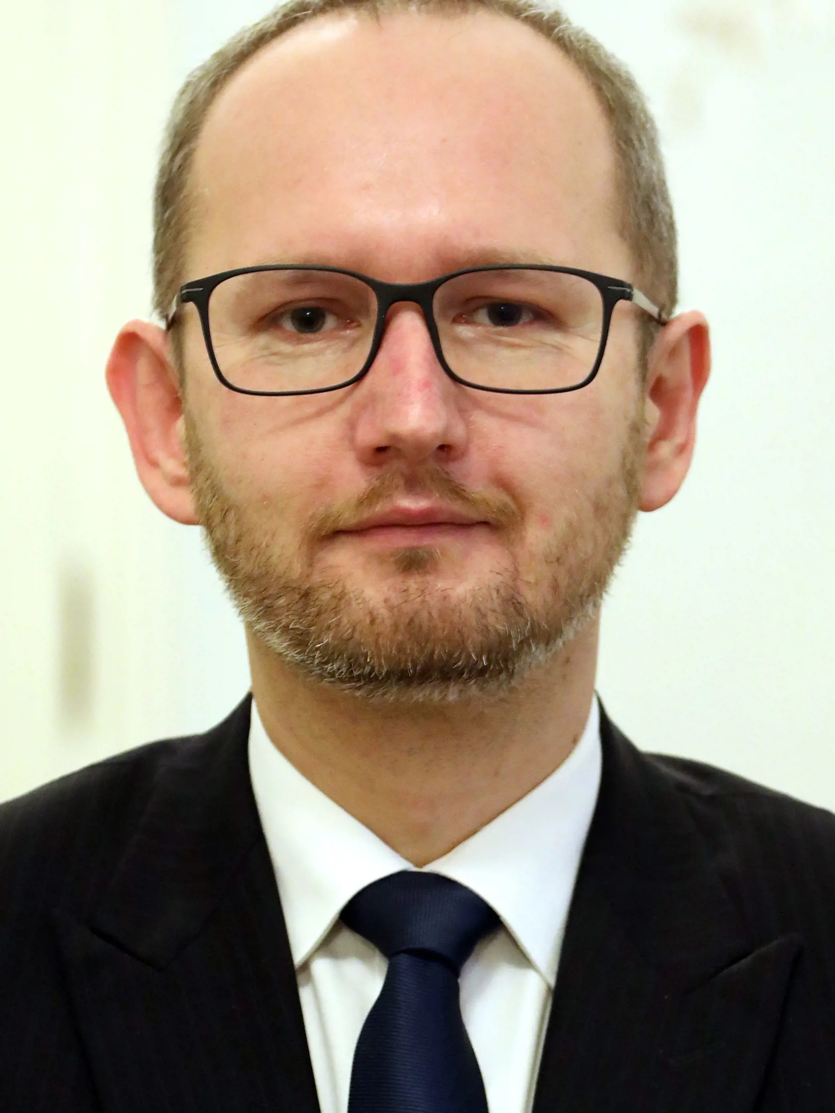 Peter Bátor tiež dodal na adresu Putina, že rozhodnutie použiť jadrovú silu proti NATO by bolo samovraždou.