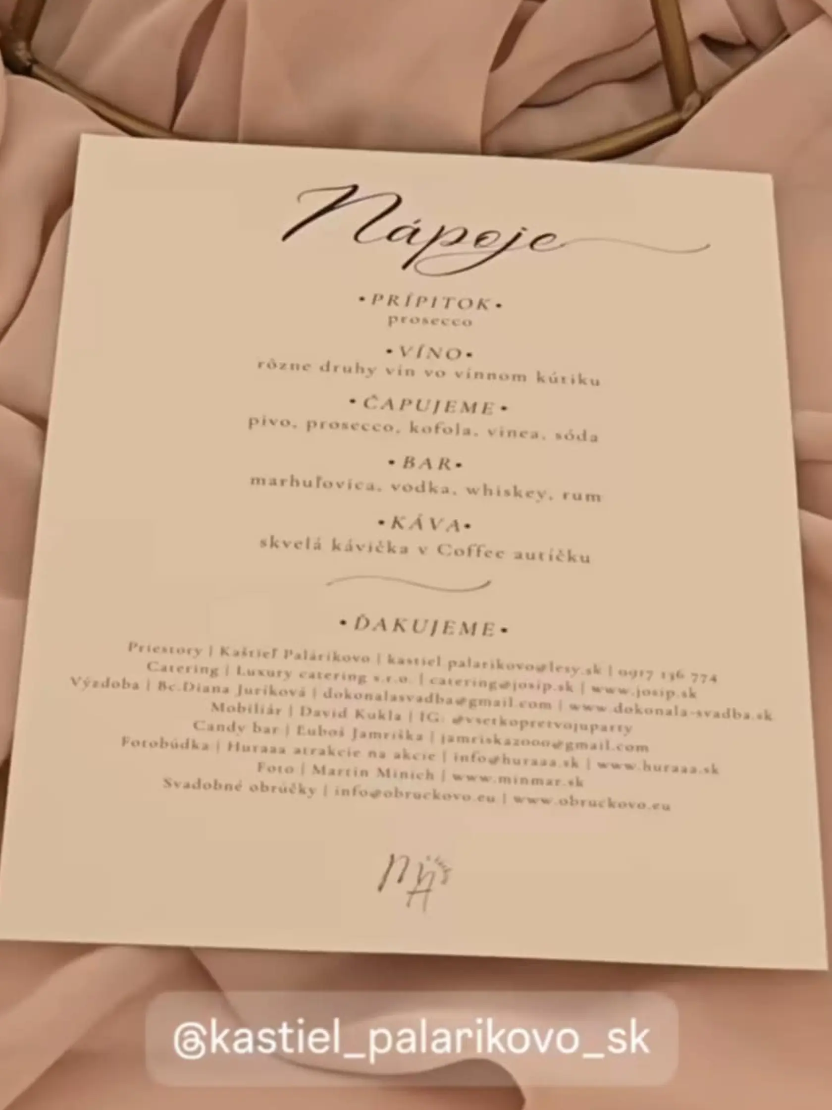 Ako prípitok sa podávalo prosecco, pripravené však boli aj rôzne druhy vín, marhuľovica, vodka, whiskey a rum. Čapovalo sa pivo, kofola, vinea a sóda. A samozrejme k dispozícii bola aj výborná kávička  z Coffe autíčka. 