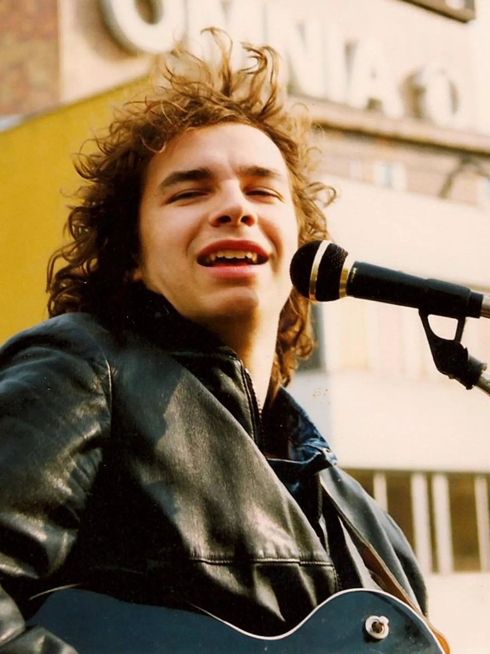 Rok 1991: Paľo Janík počas svojej speváckej kariéry.