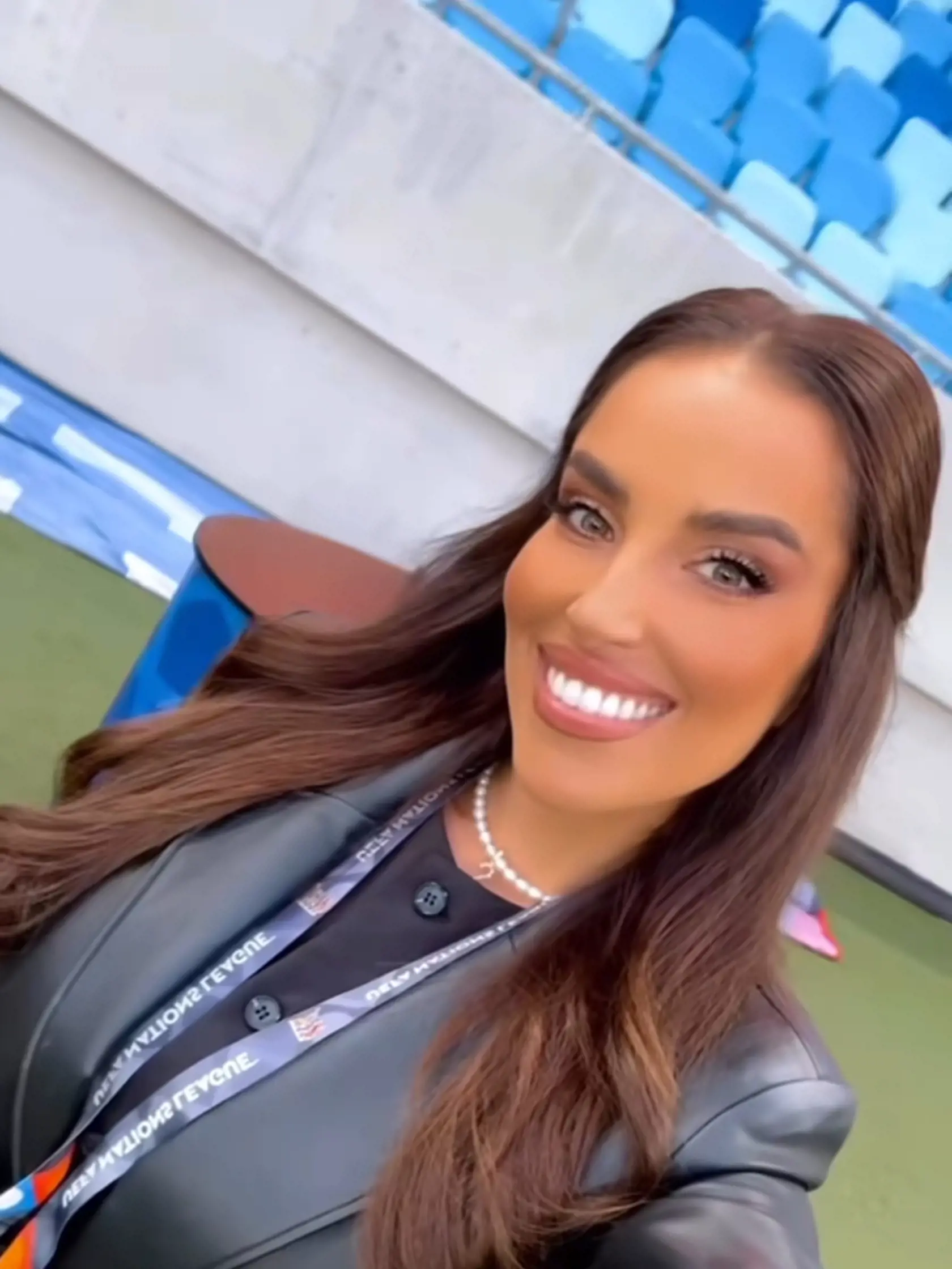 Naša moderátorská kráska neraz dokázala, že sa futbalu rozumie. Nebojí sa pýtať ani našich najväčších hviezd