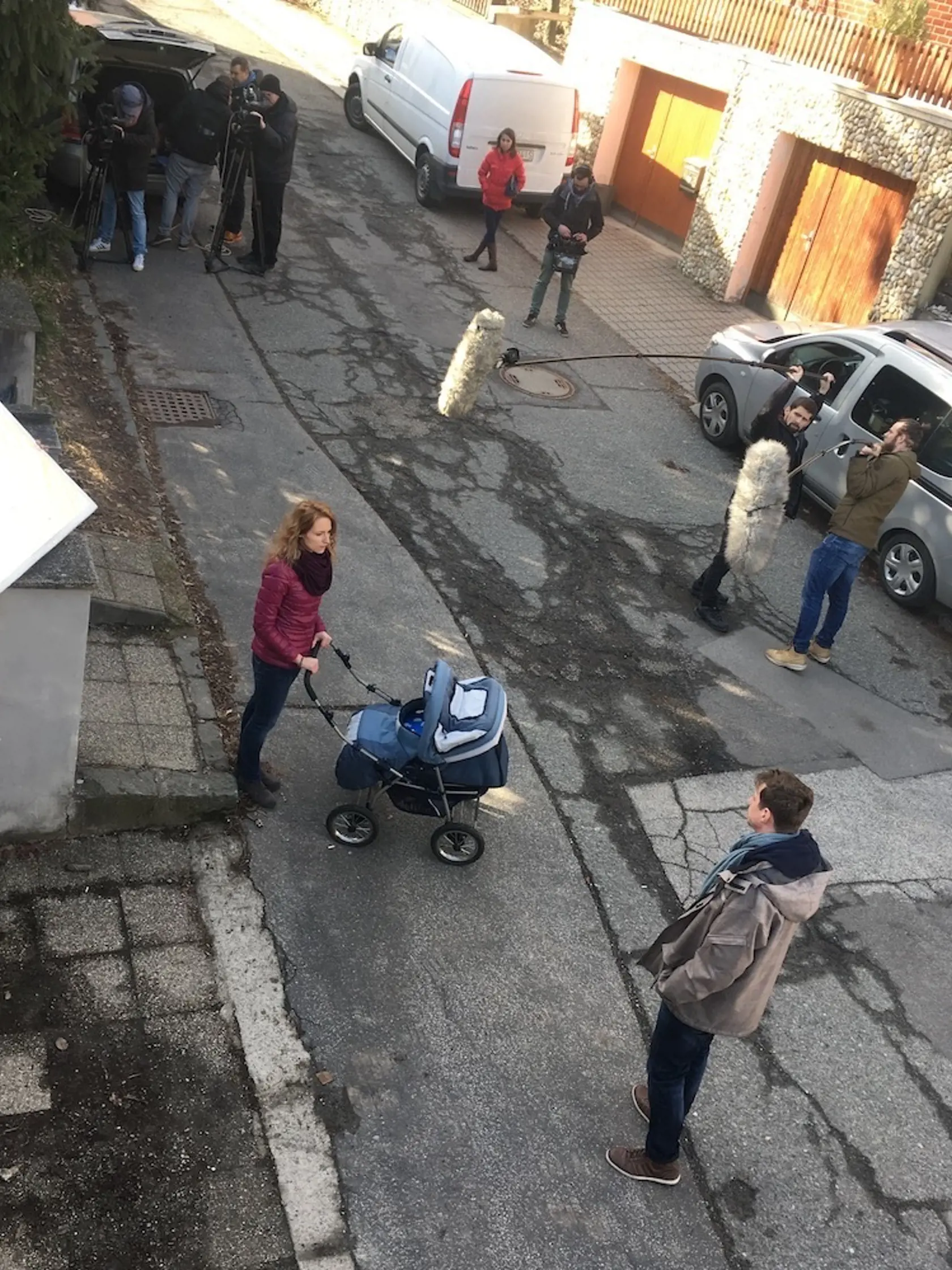 Príbehy sa natáčajú v rôznych lokalitách. Ich obsah píše sám život.