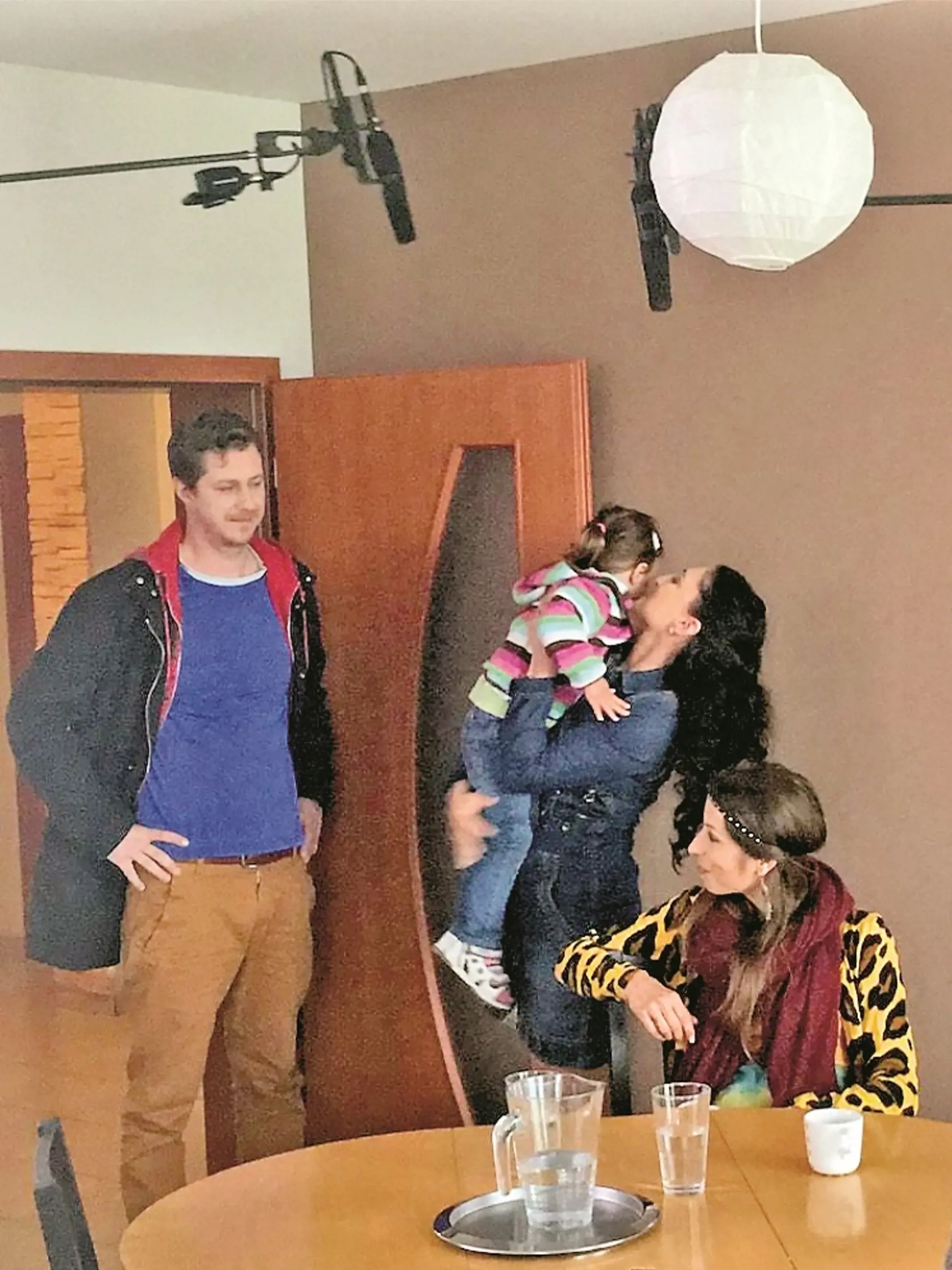 Po šesťročnom pôsobení na výletných lodiach sa vrátila domov a pochvaľuje si, že má šťastie na ľudí. Hrá v seriáloch Búrlivé víno a Rodinné prípady a v divadle Malá scéna.