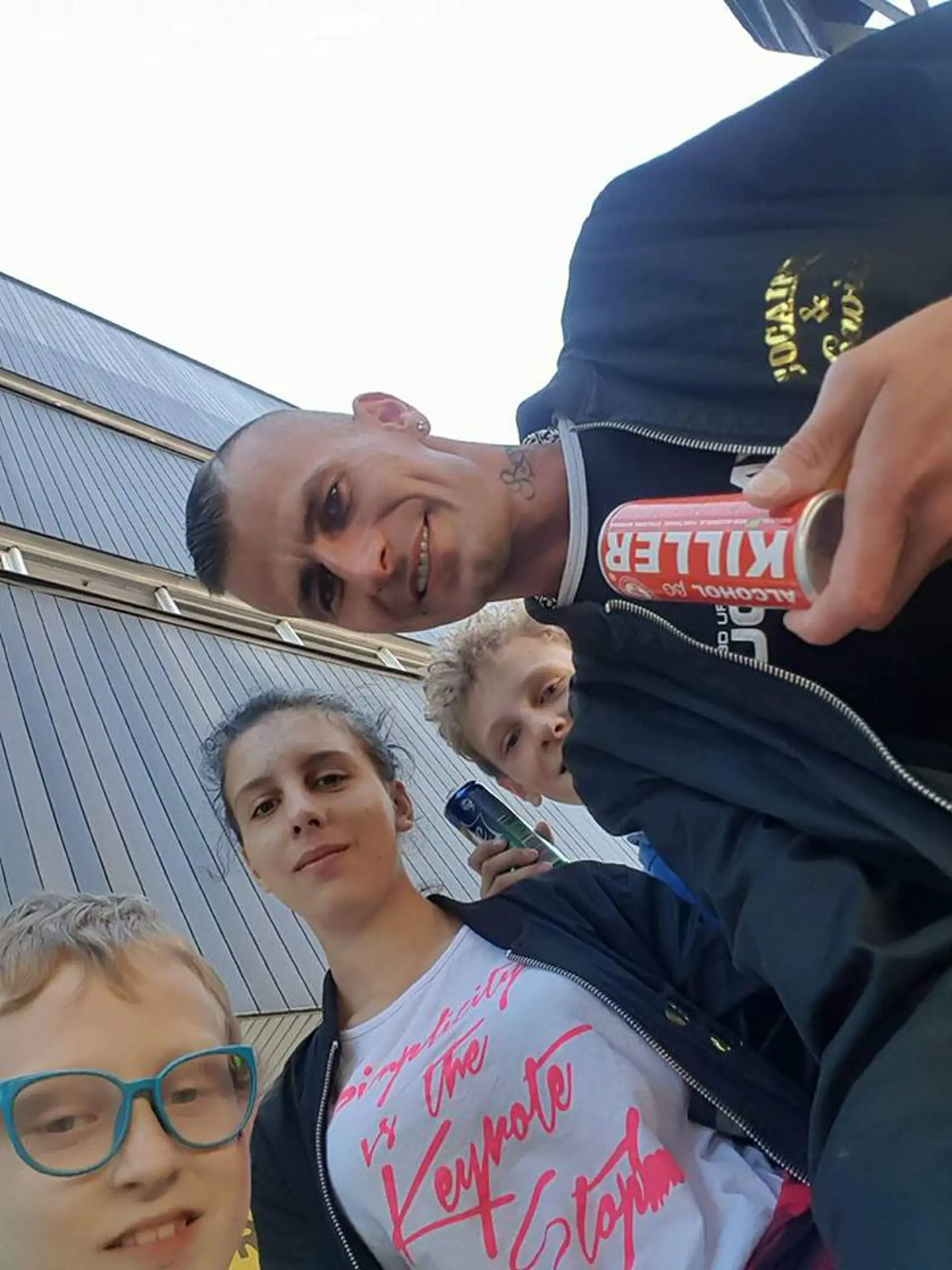 So starším Robom trávi každú voľnú chvíľu.