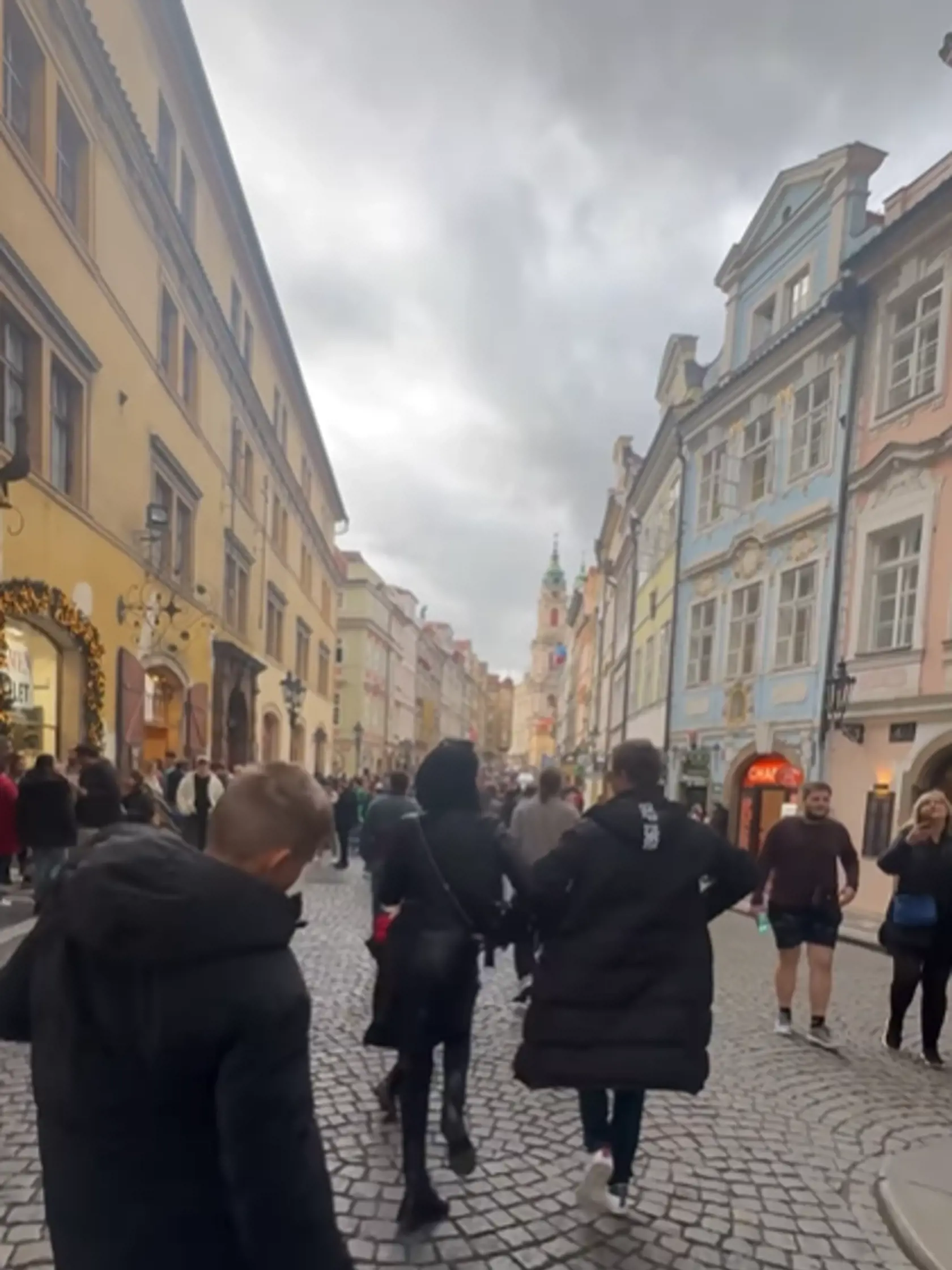 Agáta s Mirkom a deťmi si spravili výlet po Prahe.