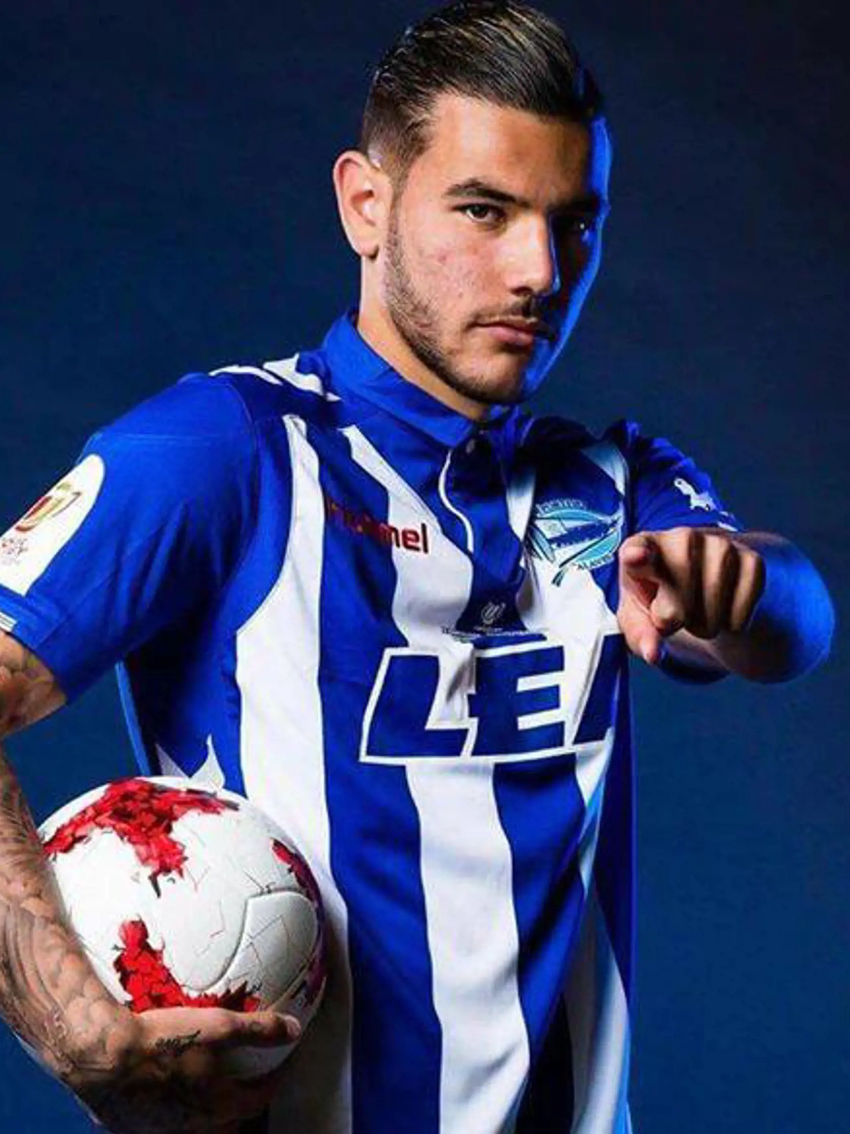 O Thea Hernandeza sa zaujímajú popredné futbalové veľko kluby.