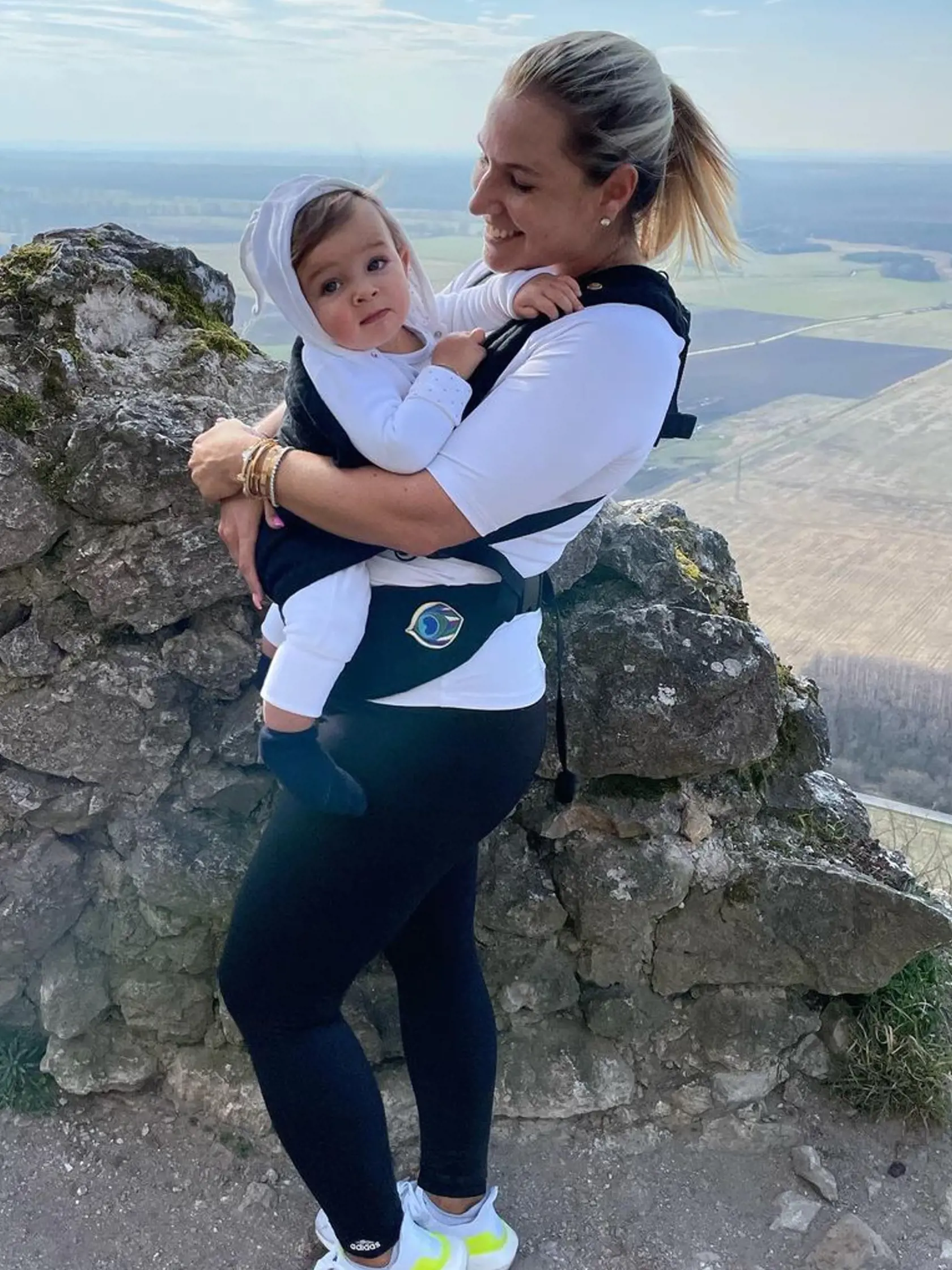 Bývalá štvorka svetového tenisového rebríčka sa rada pochváli zábermi zo súkromia. Cibulková často berie Jakubka na výlety.