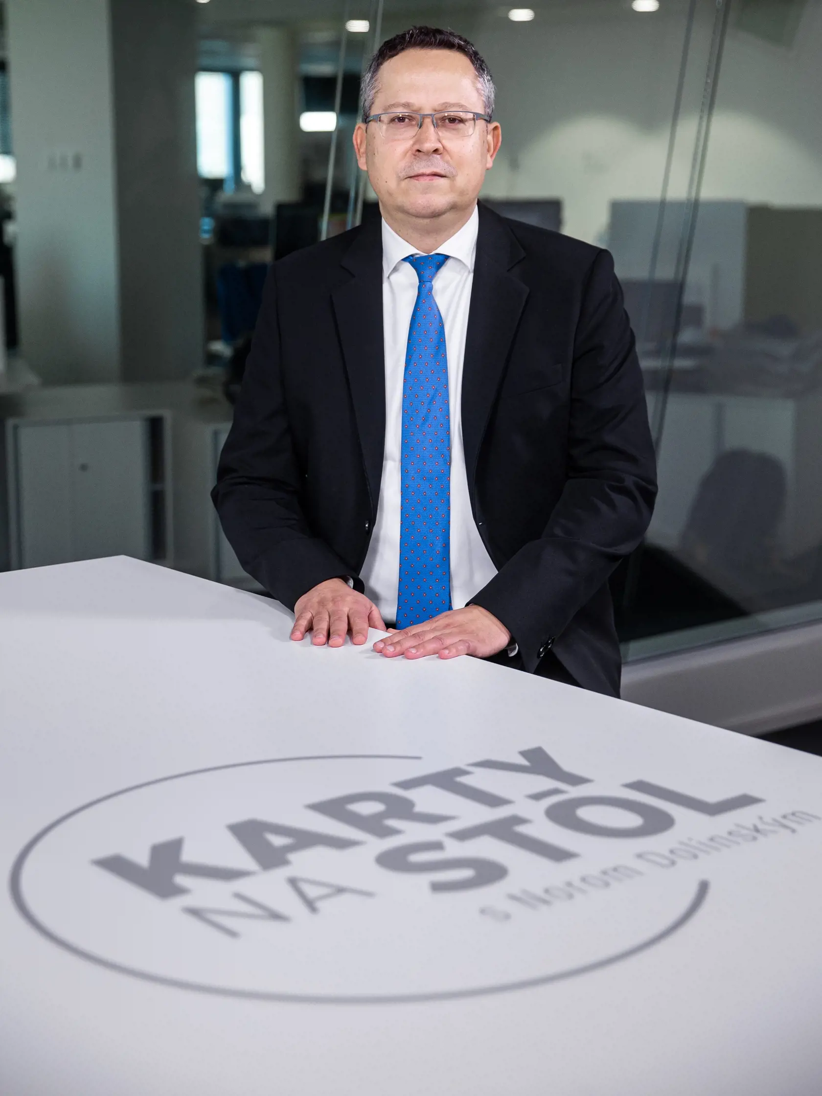 Diskusná relácia "Karty na stôl", ktorej hosťom bol Ladislav Kamenický.